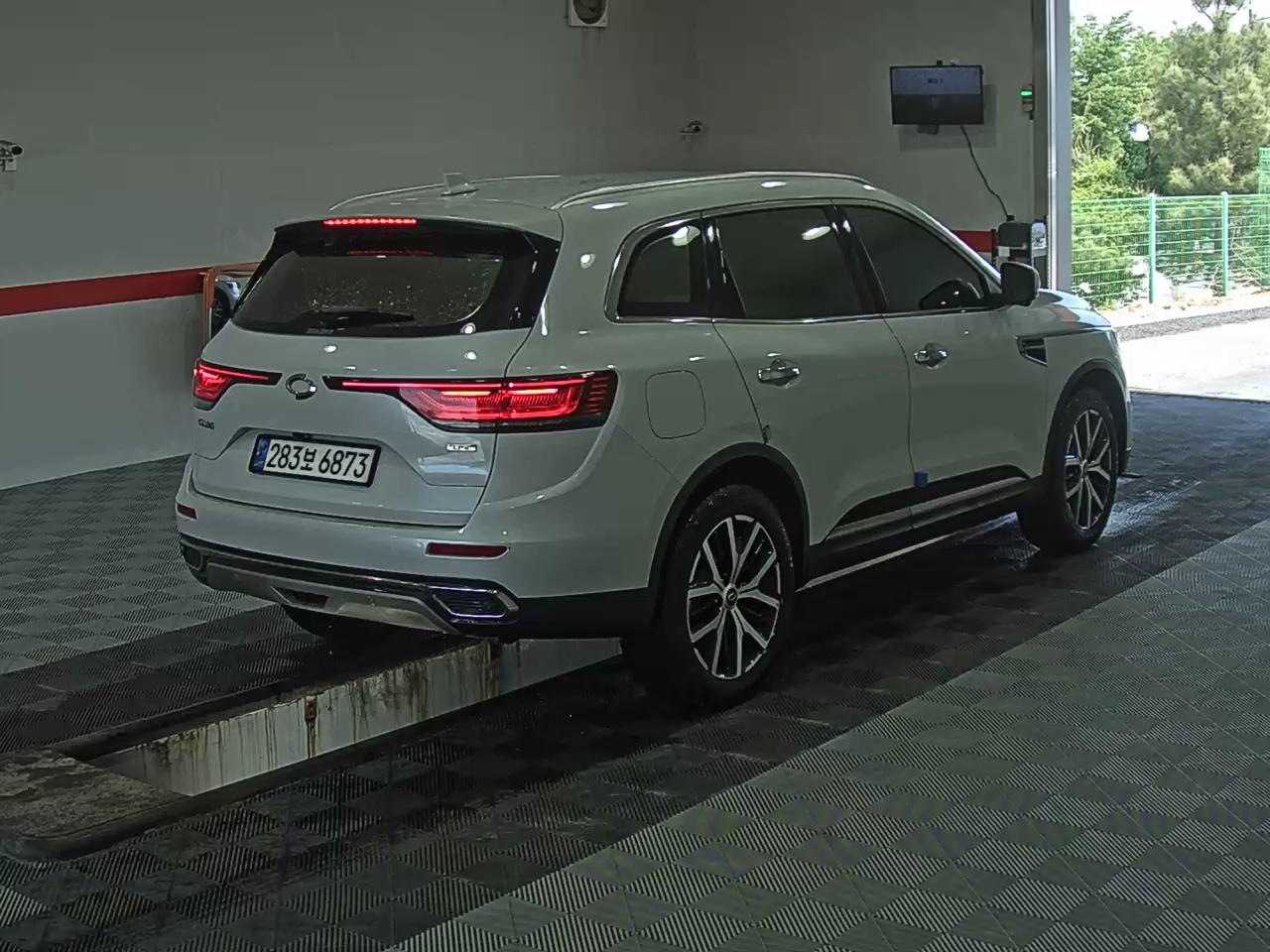 2021 - renault qm6