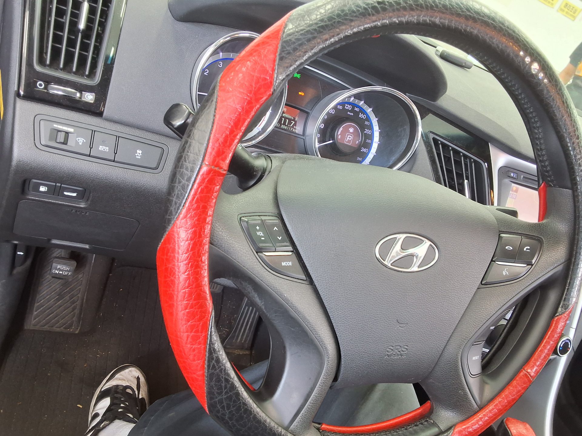 2011 - hyundai sonata