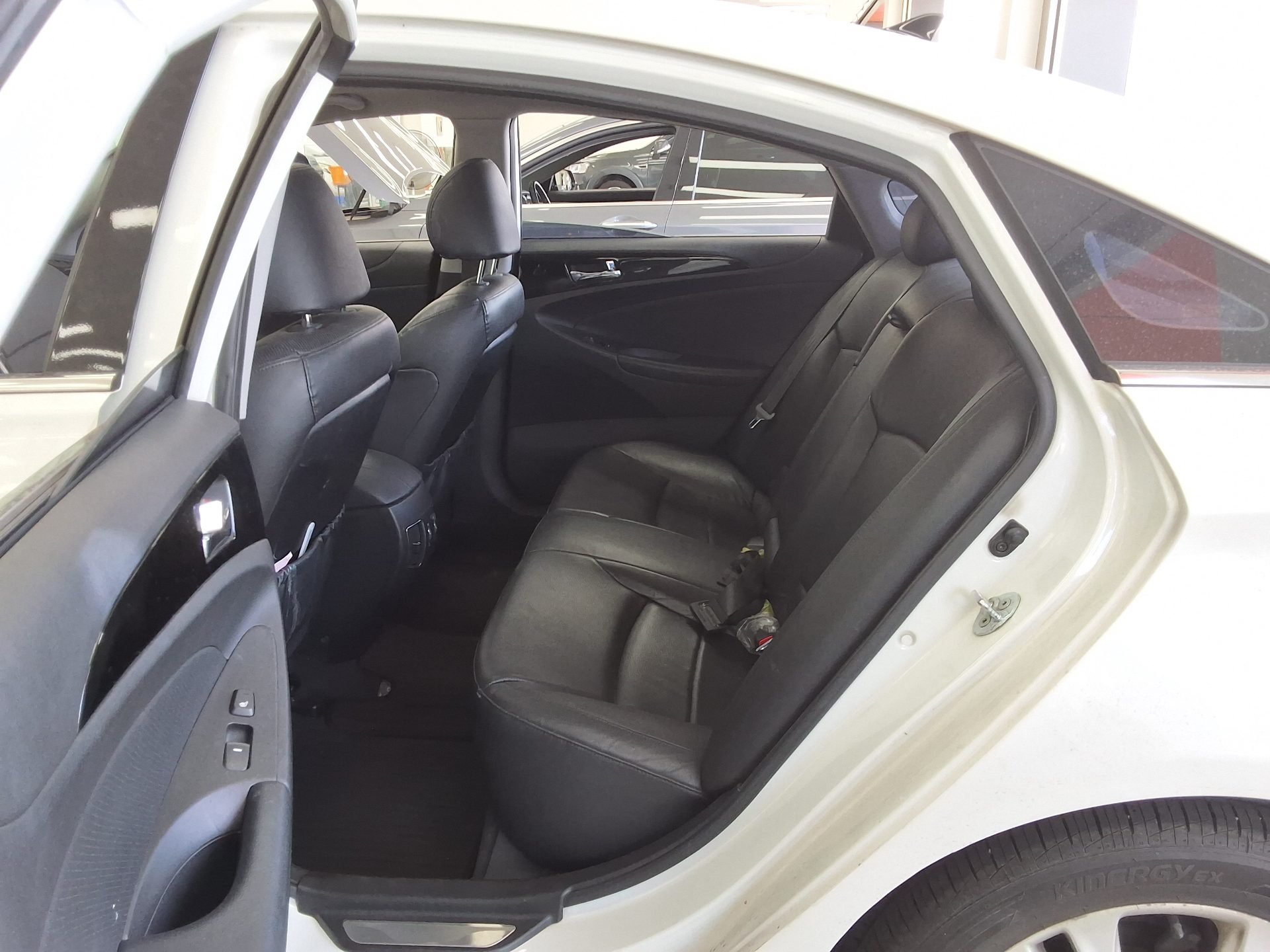 Hyundai Sonata - 12