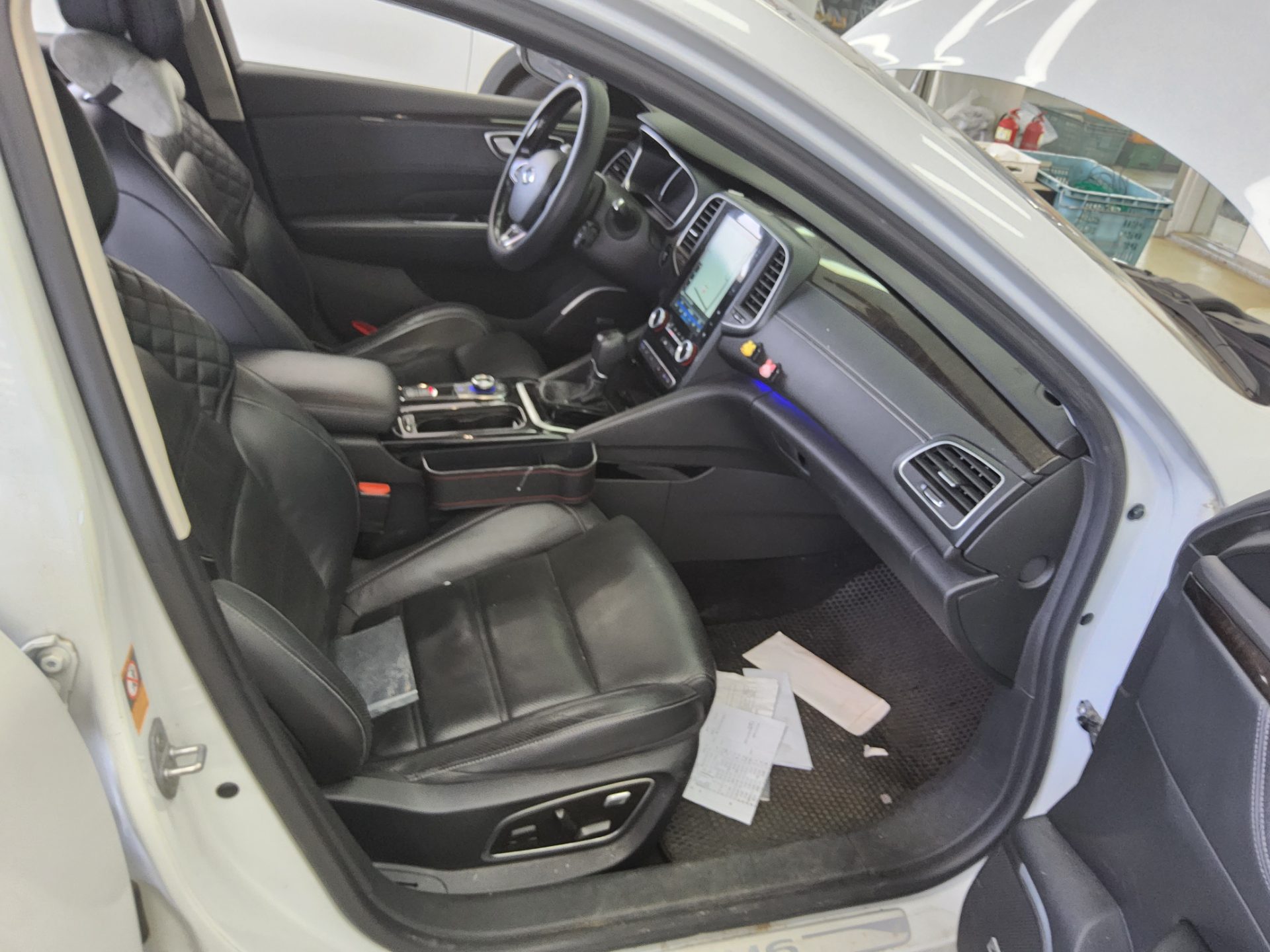 2017 - renault sm6