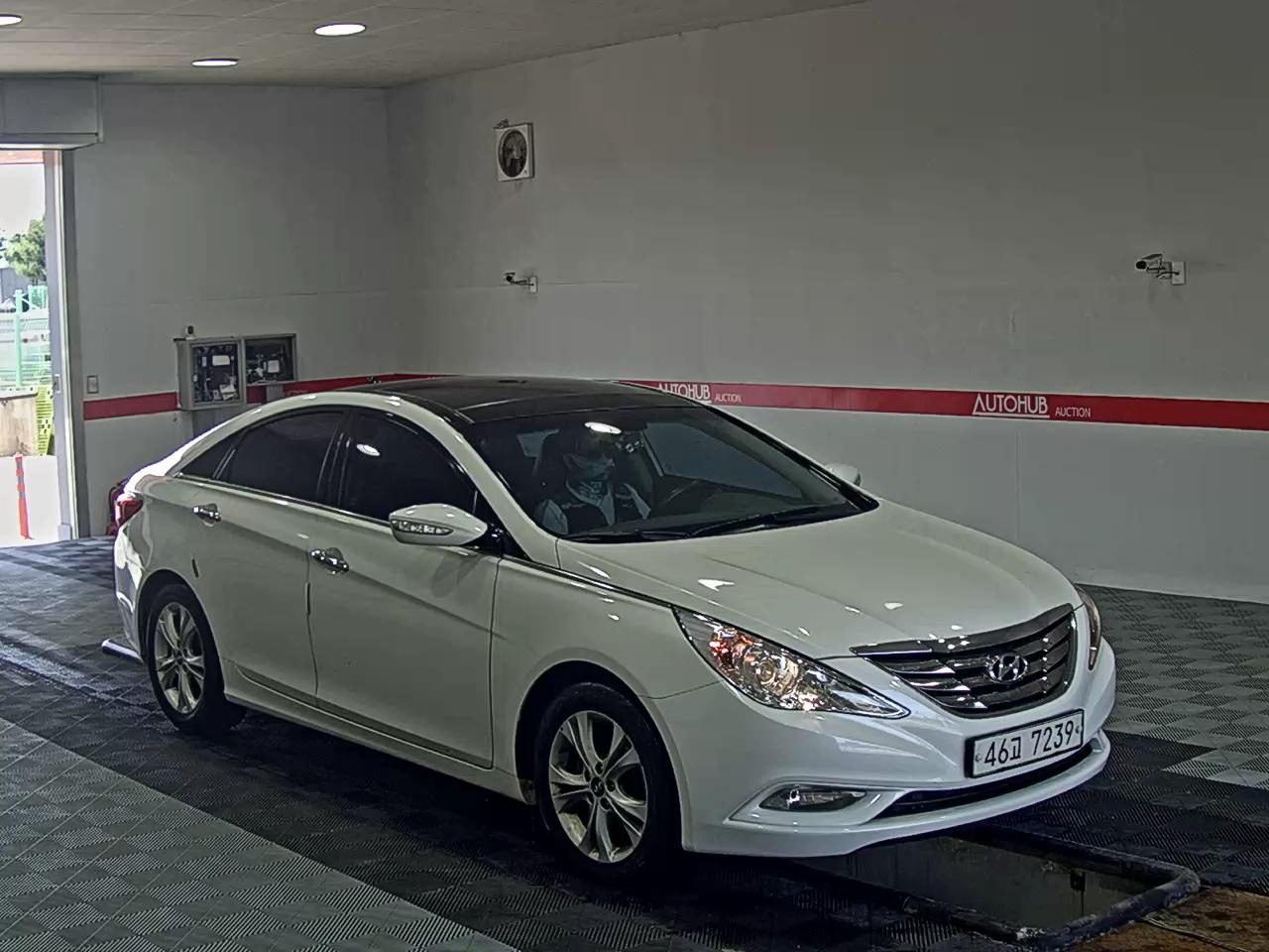 Hyundai Sonata - 2
