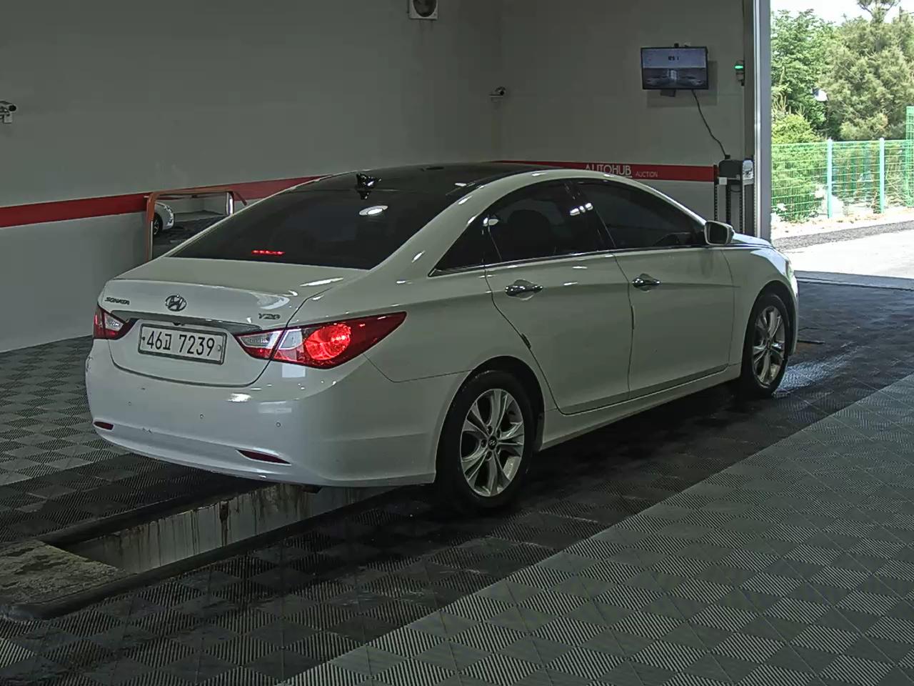 Hyundai Sonata - 4