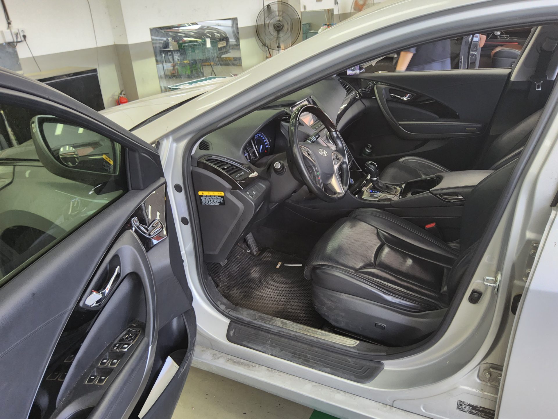 2012 - hyundai grandeur