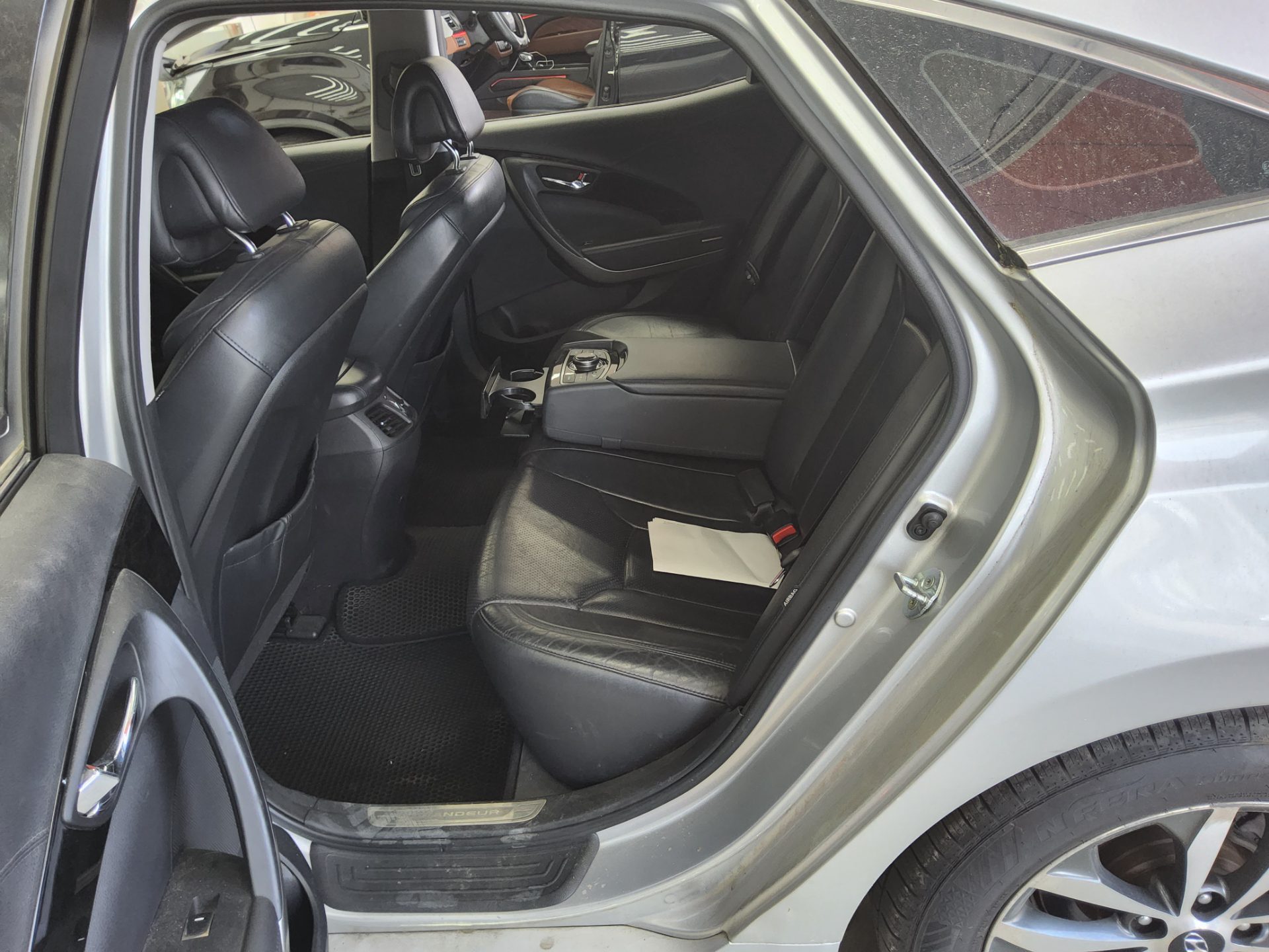 2012 - hyundai grandeur