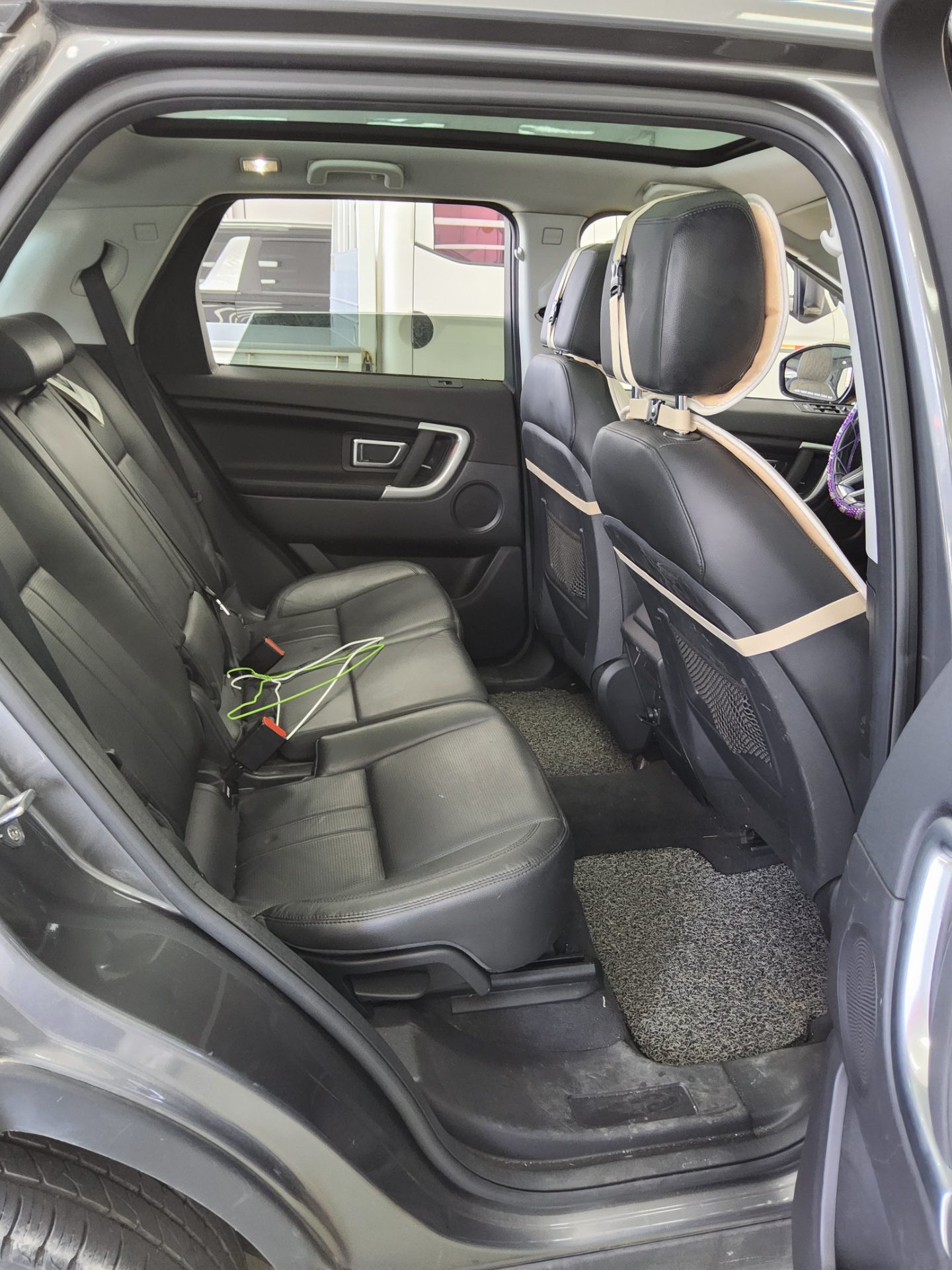 2018 - land rover discovery