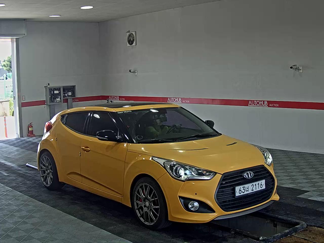 2012 - hyundai veloster