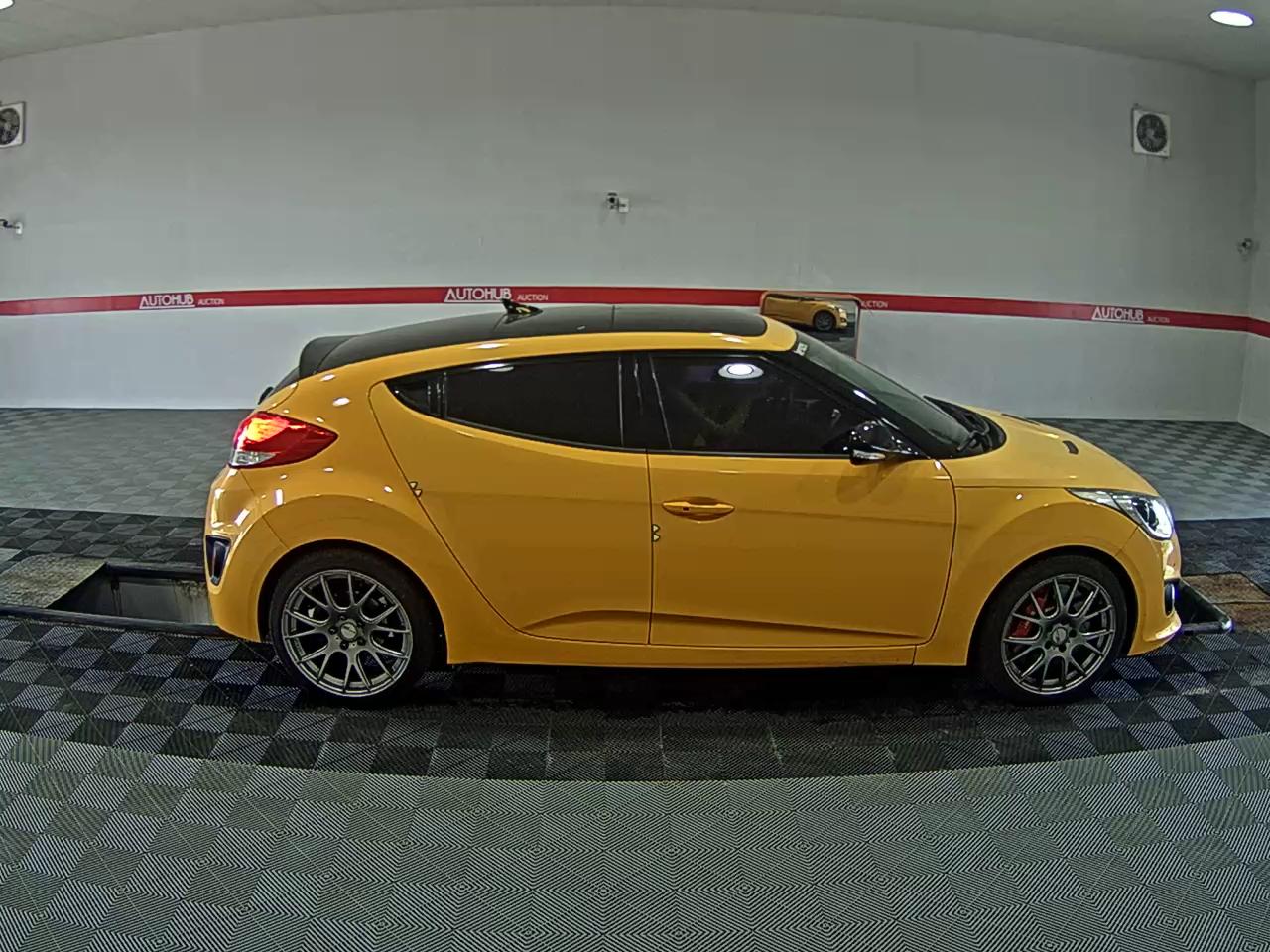 2012 - hyundai veloster