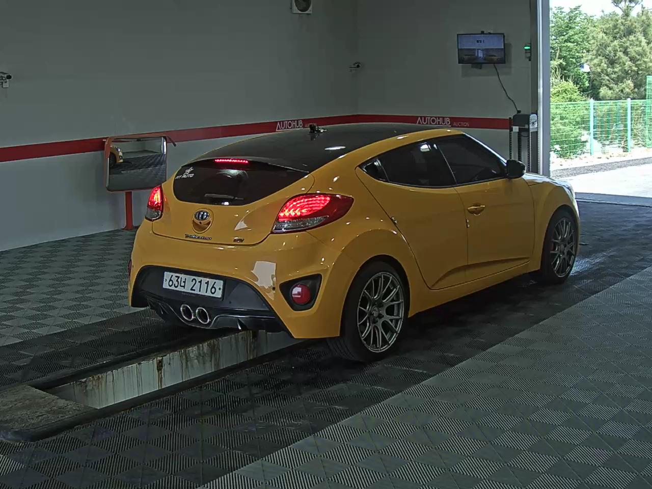 2012 - hyundai veloster