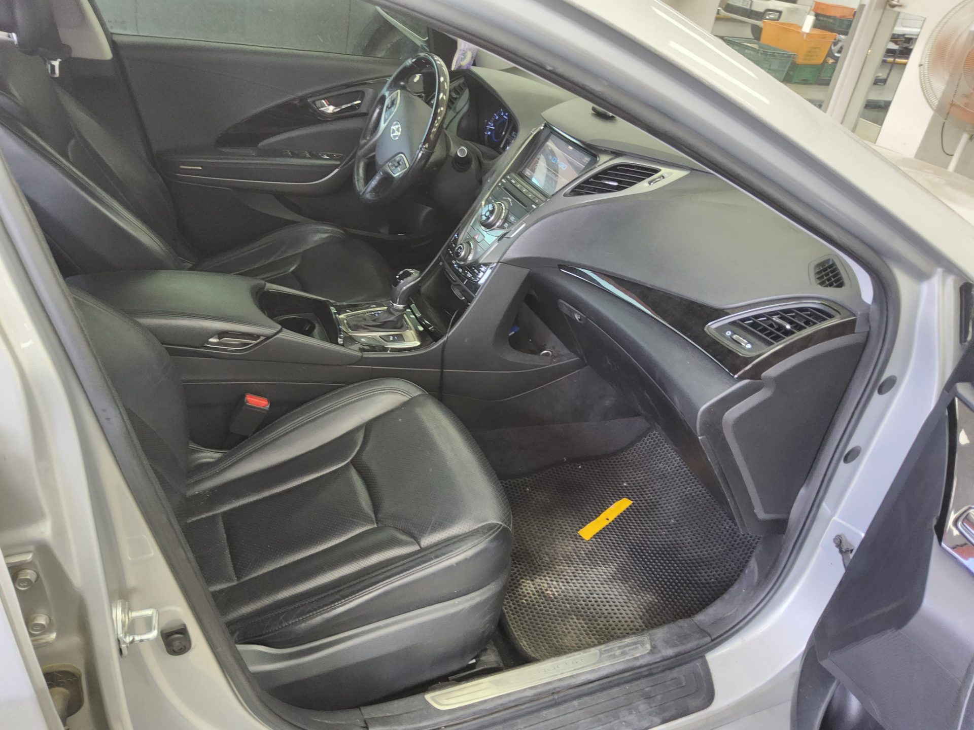 2012 - hyundai grandeur