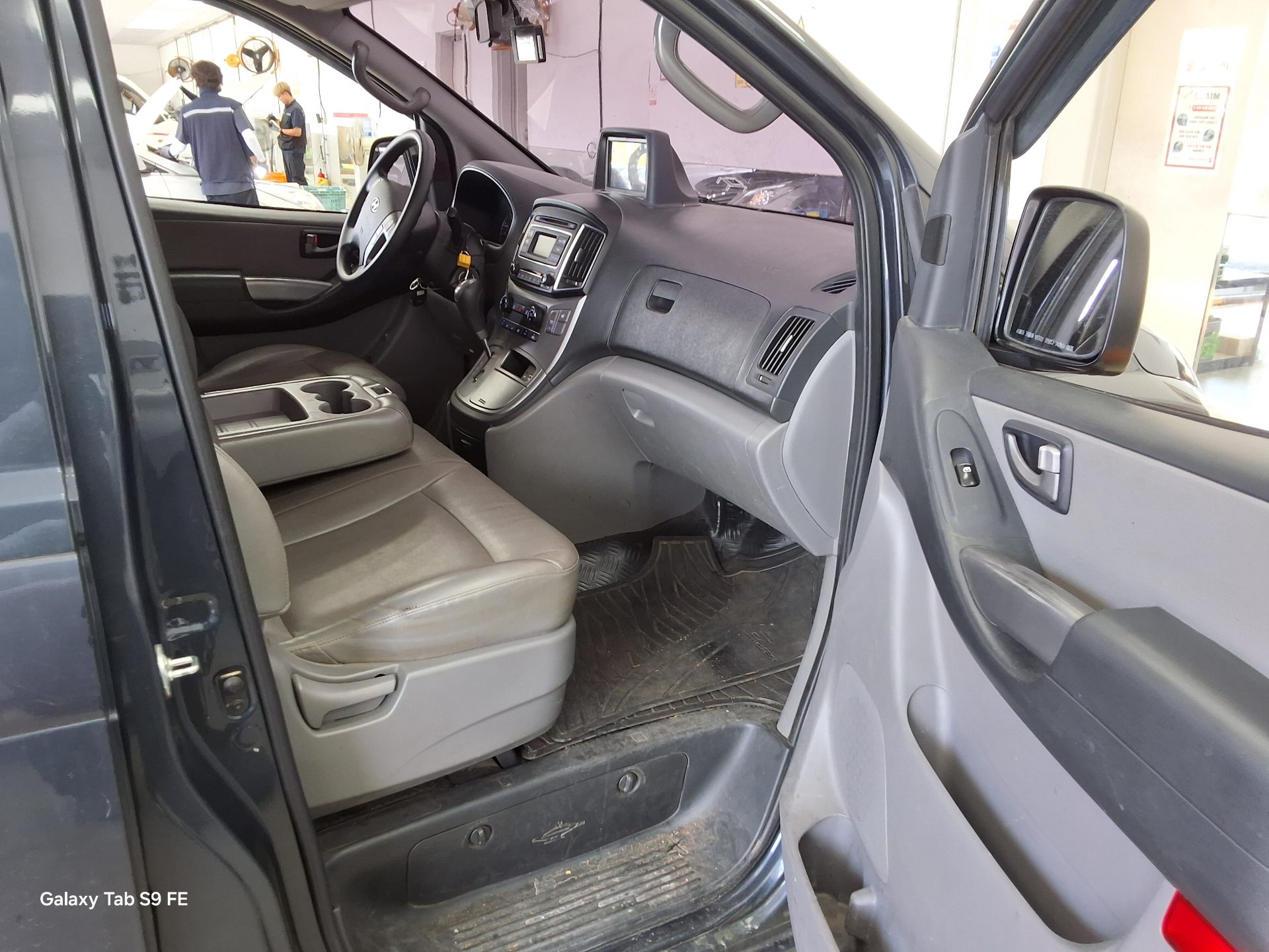 2017 - hyundai grand starex