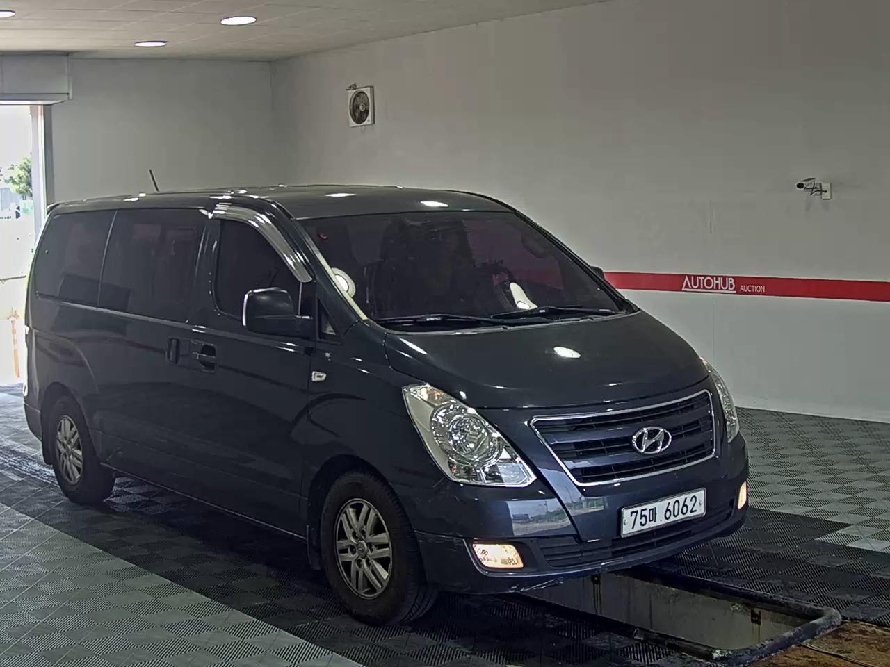 2017 - hyundai grand starex