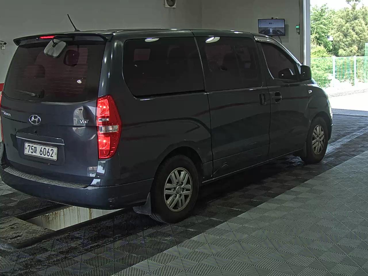 2017 - hyundai grand starex