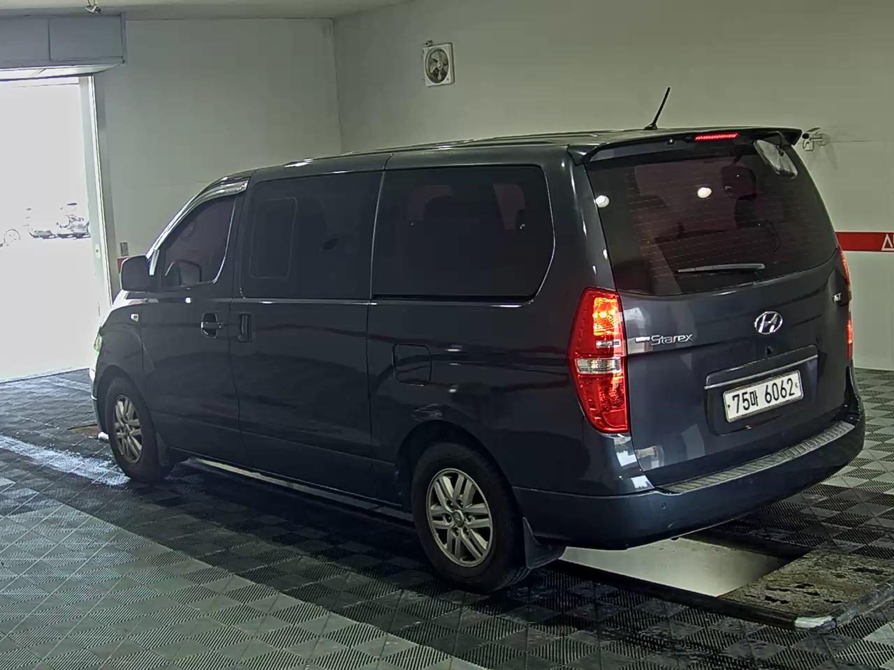 2017 - hyundai grand starex