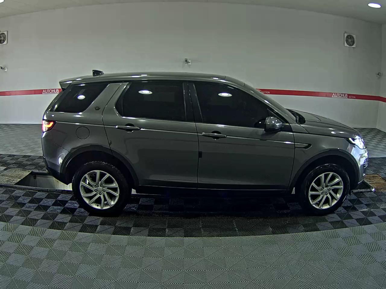 2018 - land rover discovery