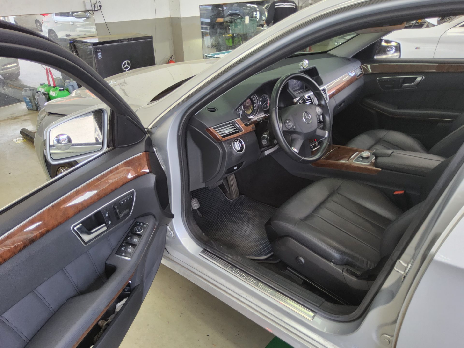 2012 - mercedes-benz e300