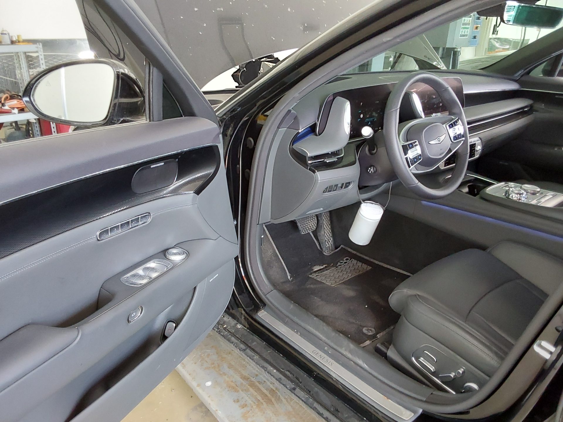 2023 - genesis g90
