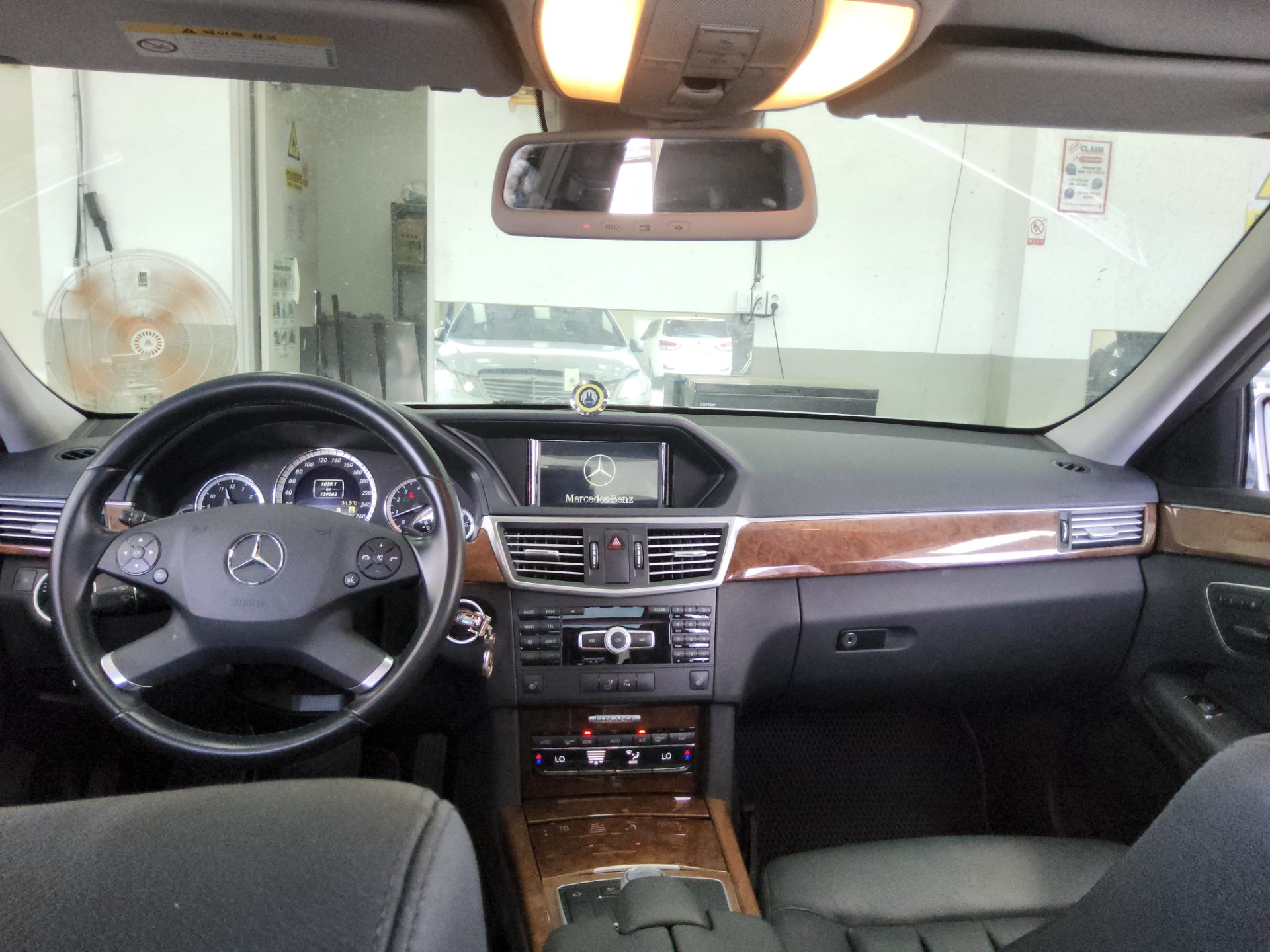 2012 - mercedes-benz e300