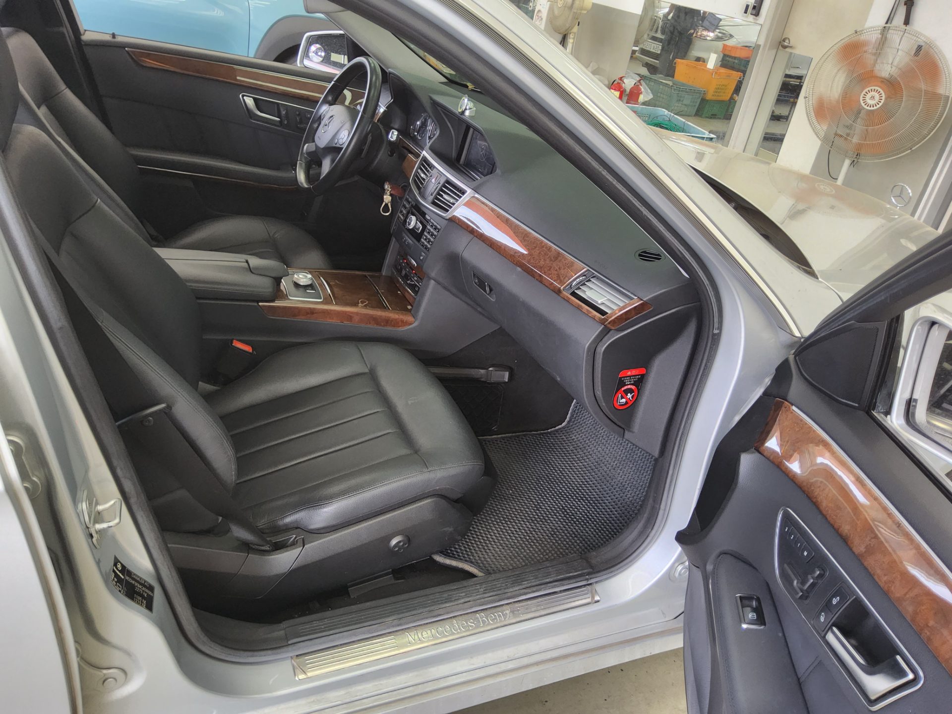 2012 - mercedes-benz e300