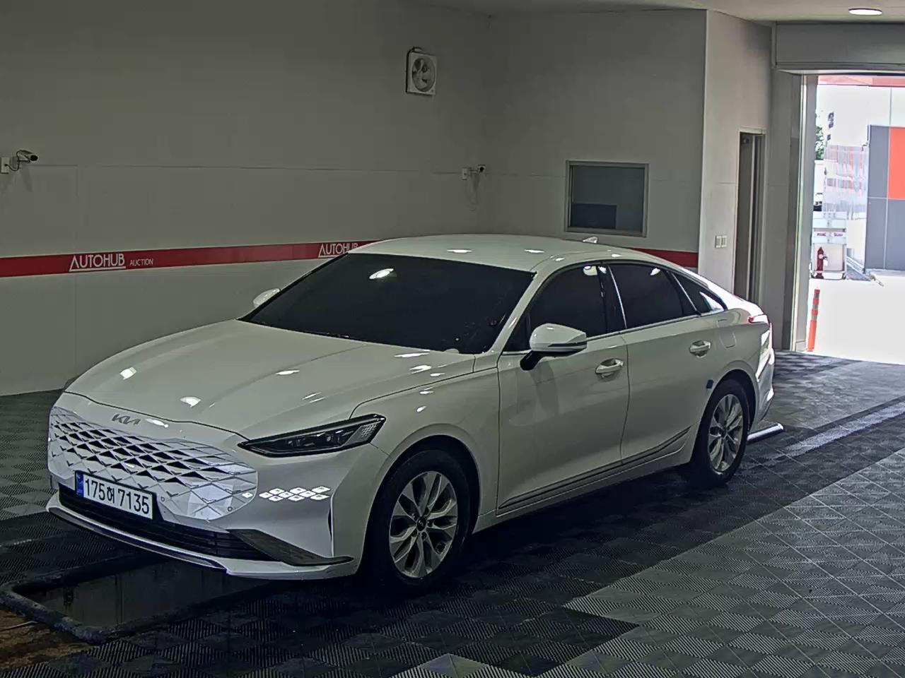KIA K8 LPi RENTAL CAR STANDARD