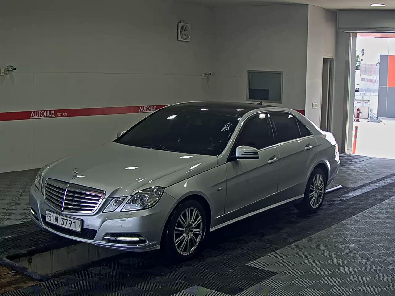MERCEDES-BENZ CLASS (4TH GEN) E300 ELEGANCE