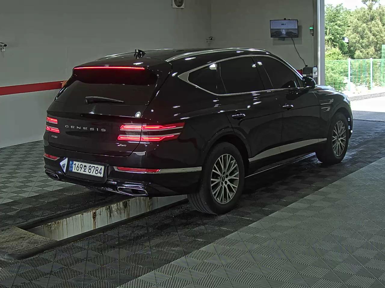 2022 - genesis gv80