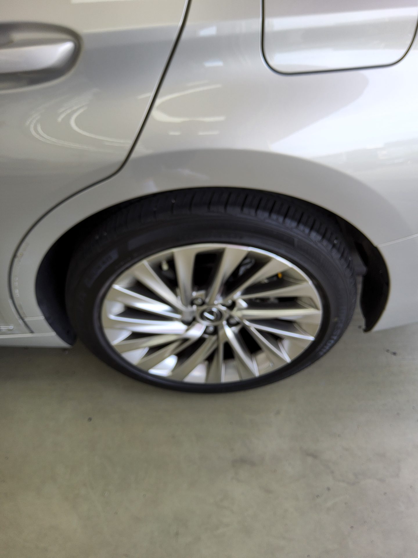 LEXUS ES - 21
