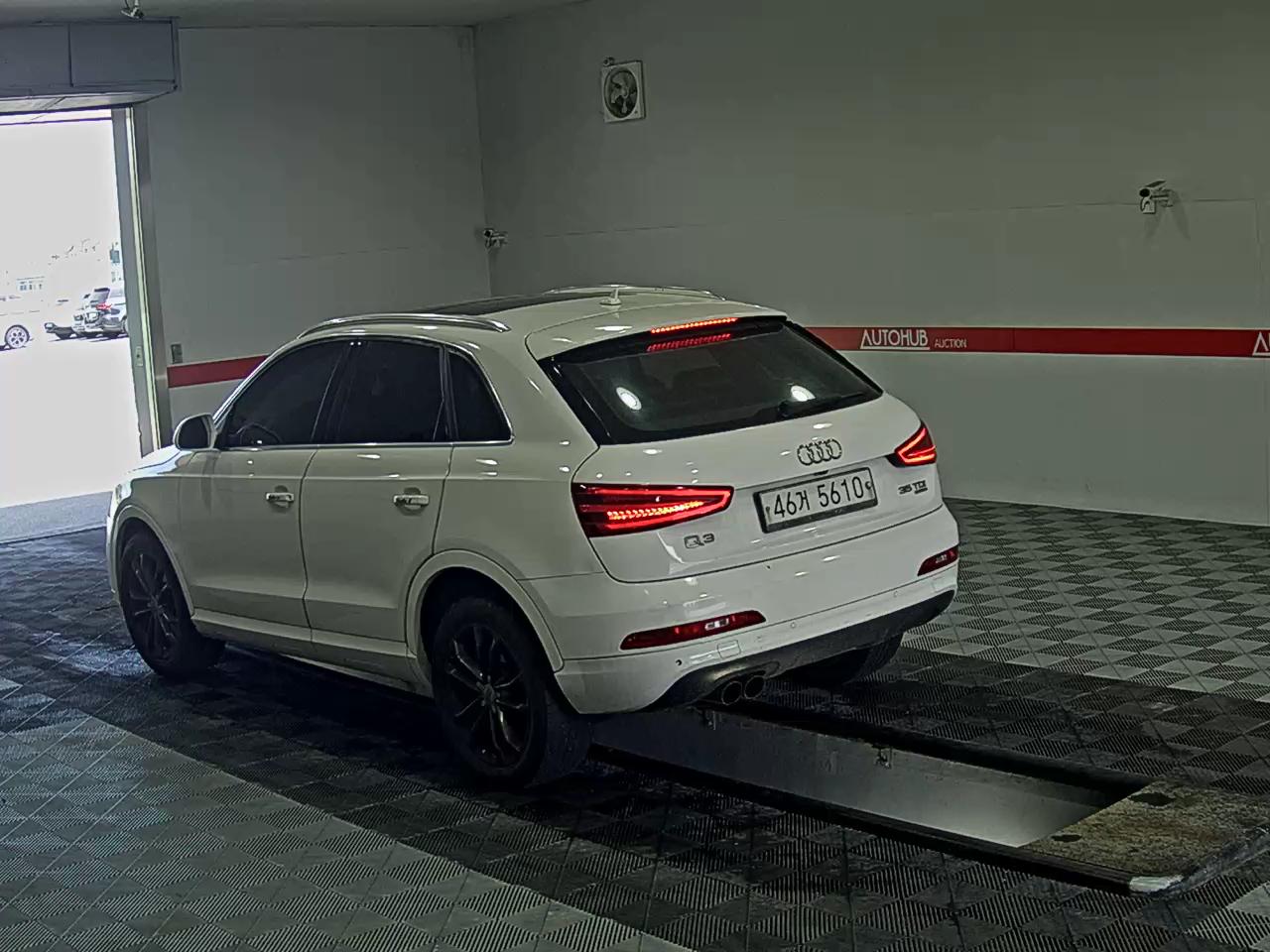 아우디 Q3 - 5