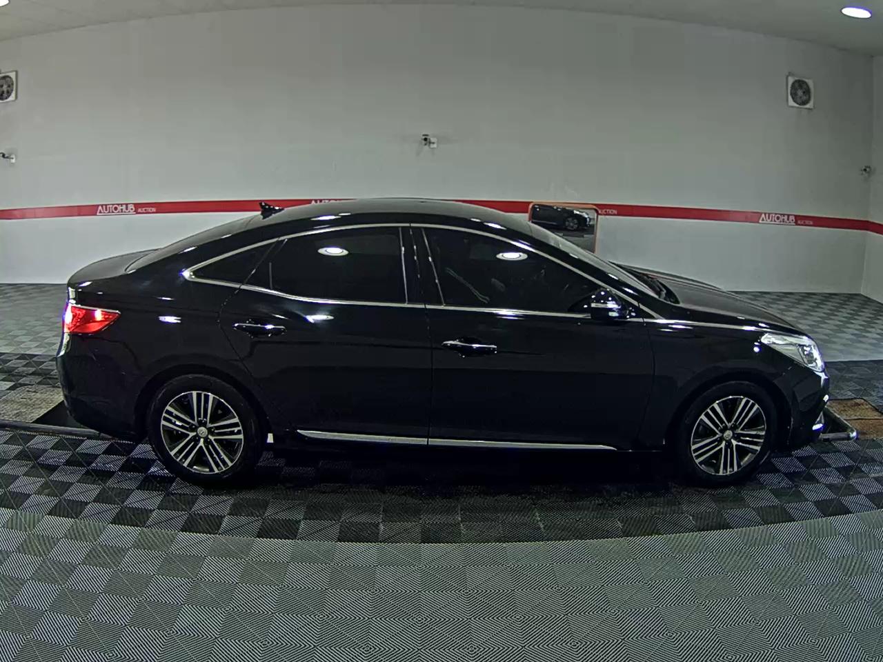 2013 - hyundai grandeur