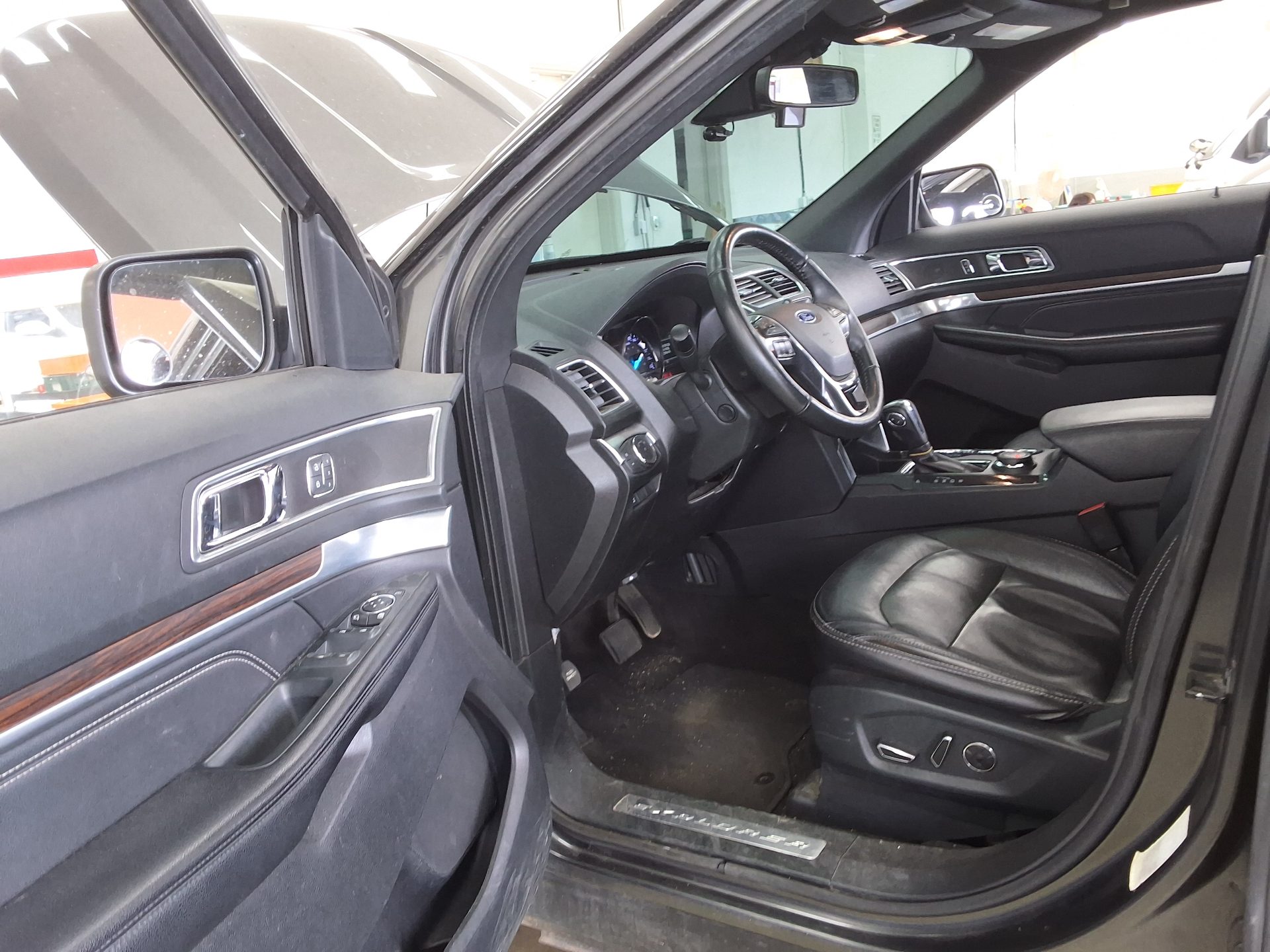 2018 - ford explorer
