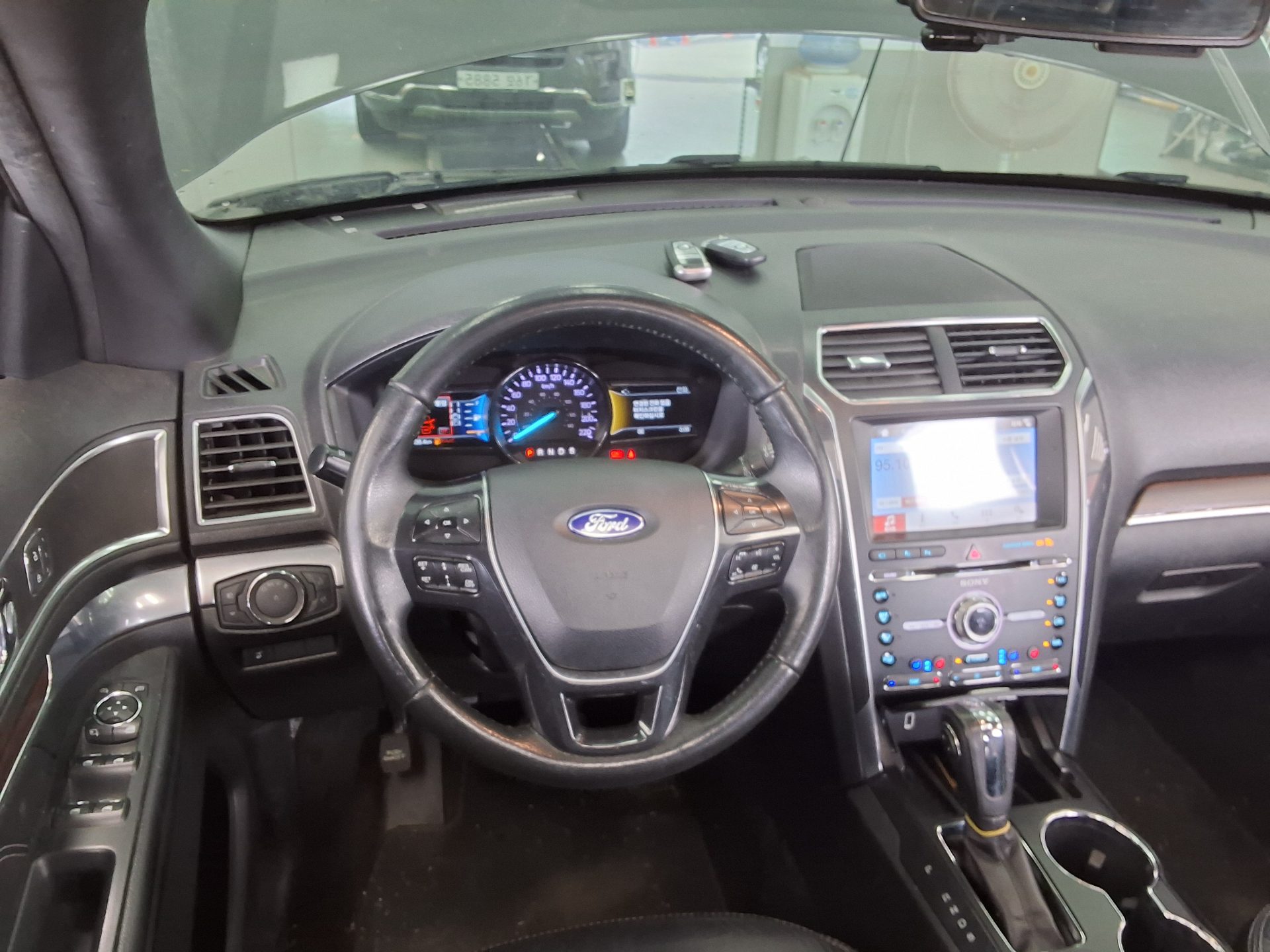 2018 - ford explorer