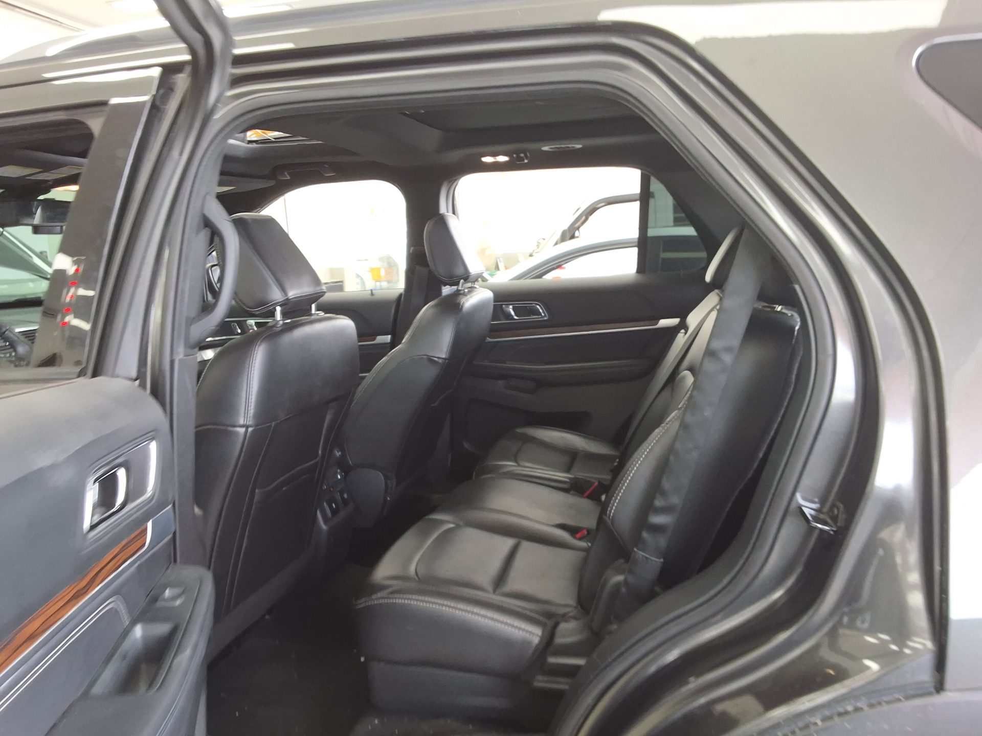 2018 - ford explorer