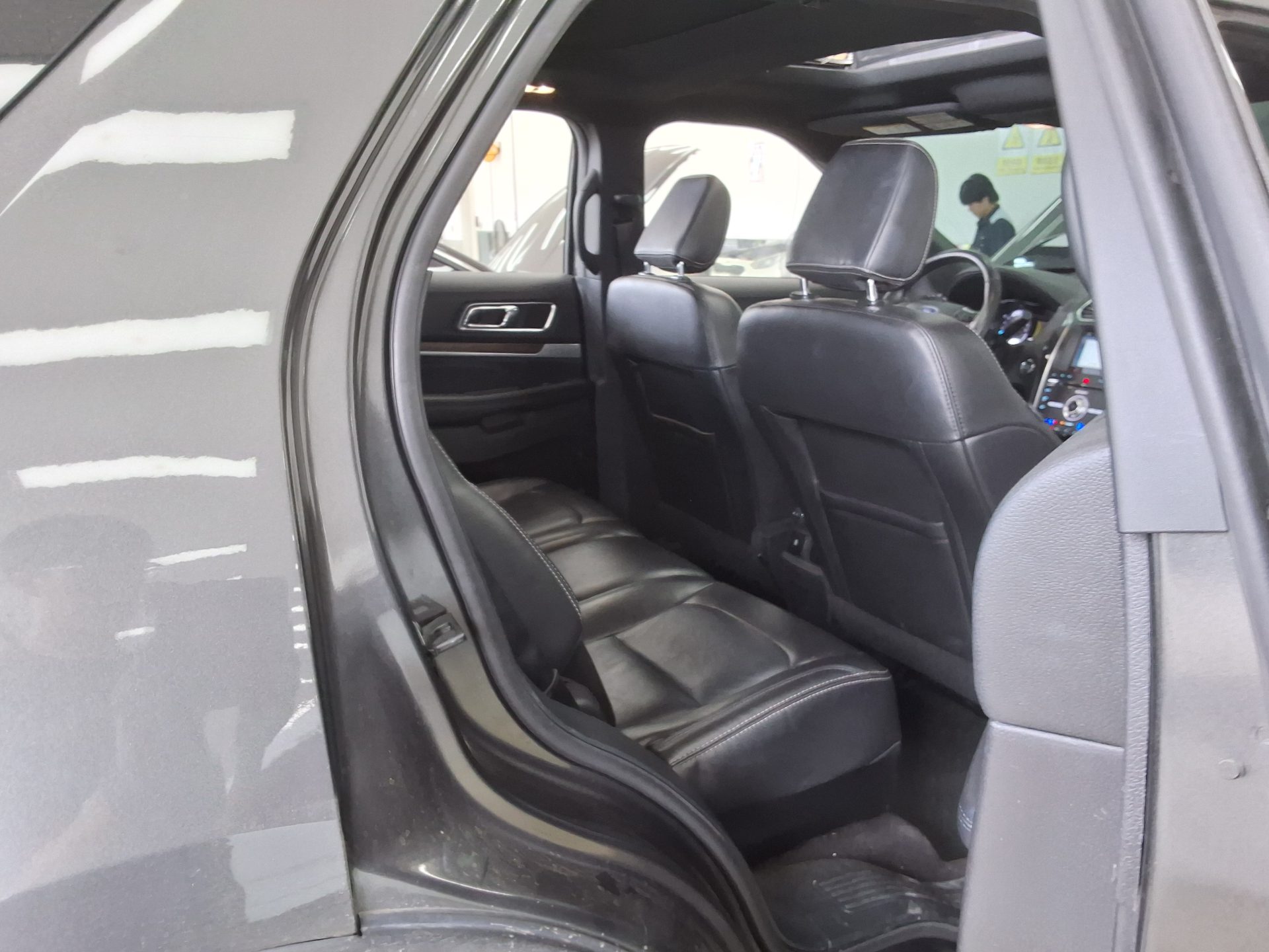 2018 - ford explorer
