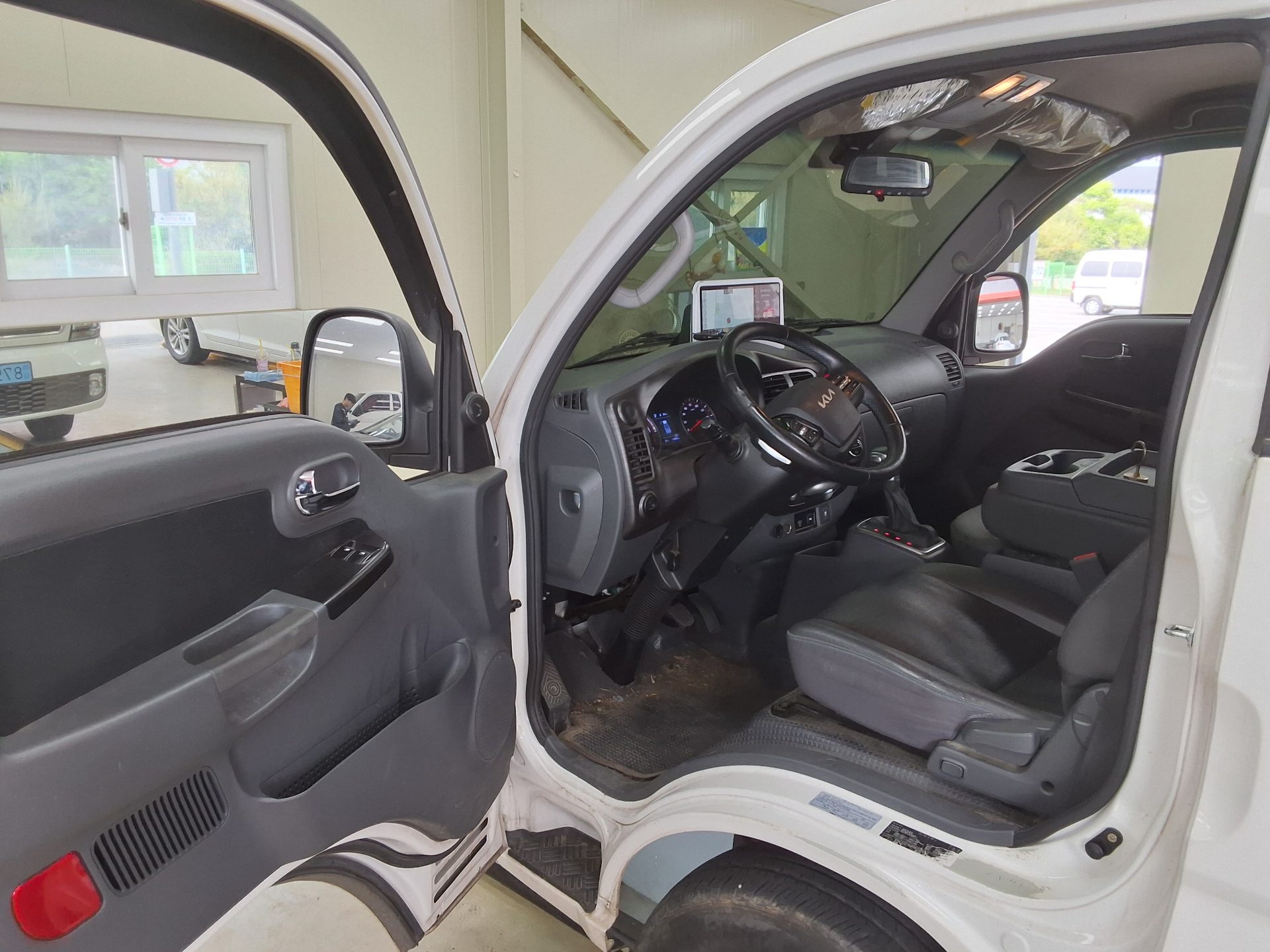 2023 - kia bongo