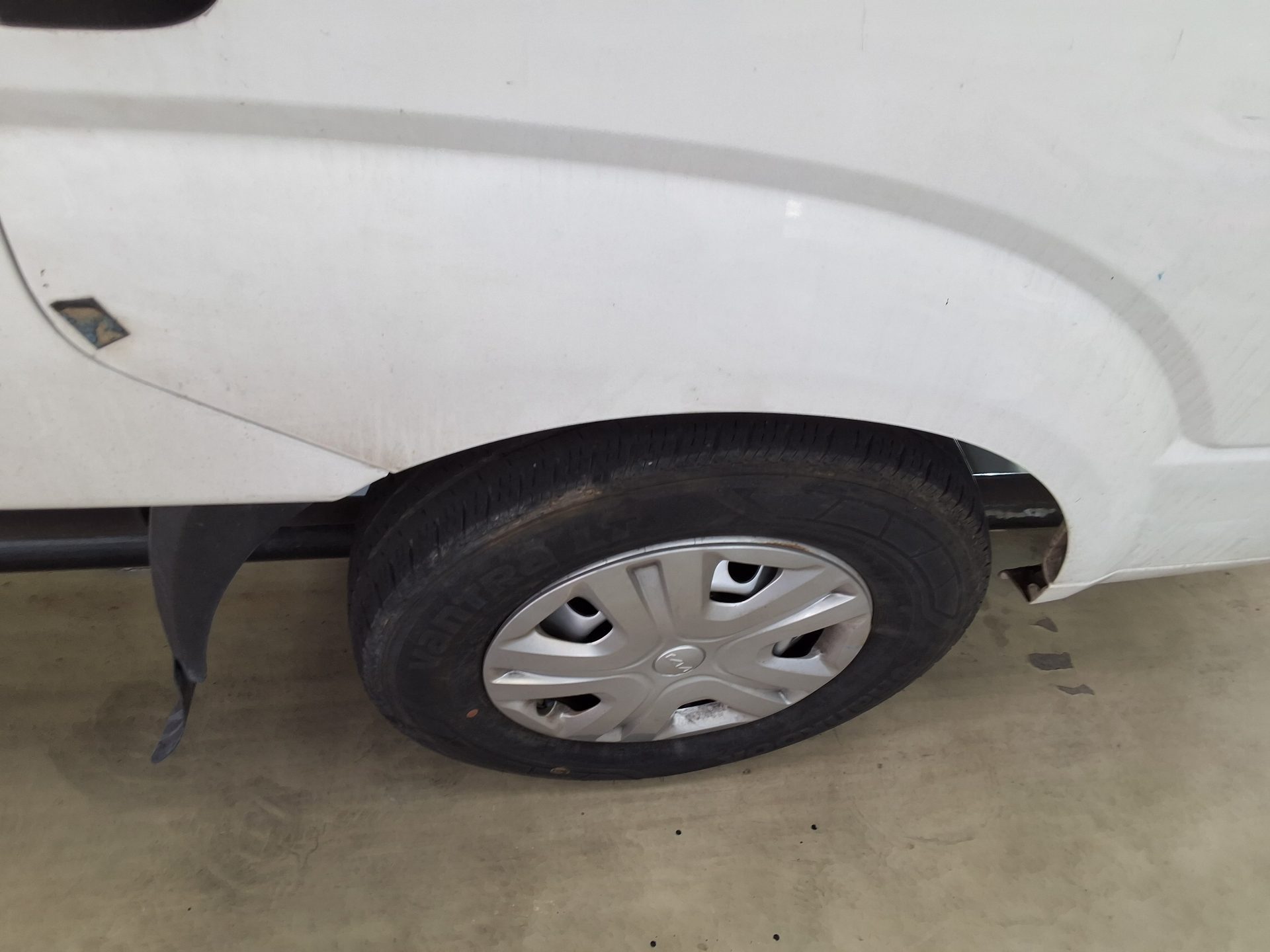 2023 - kia bongo