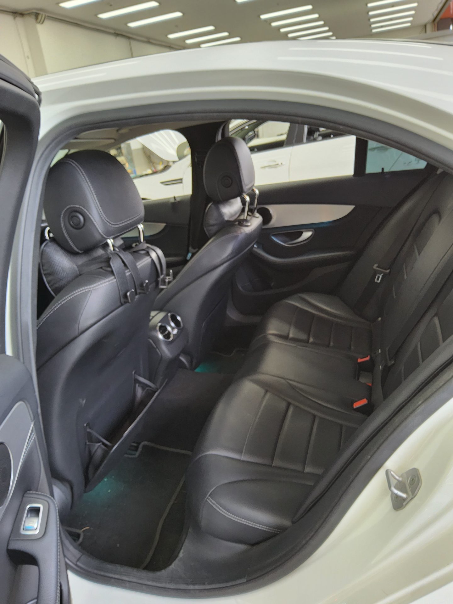 Mercedes-Benz C-Class - 11