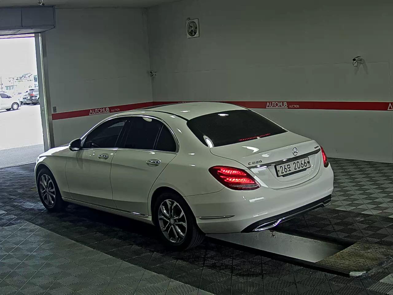 Mercedes-Benz C-Class - 5