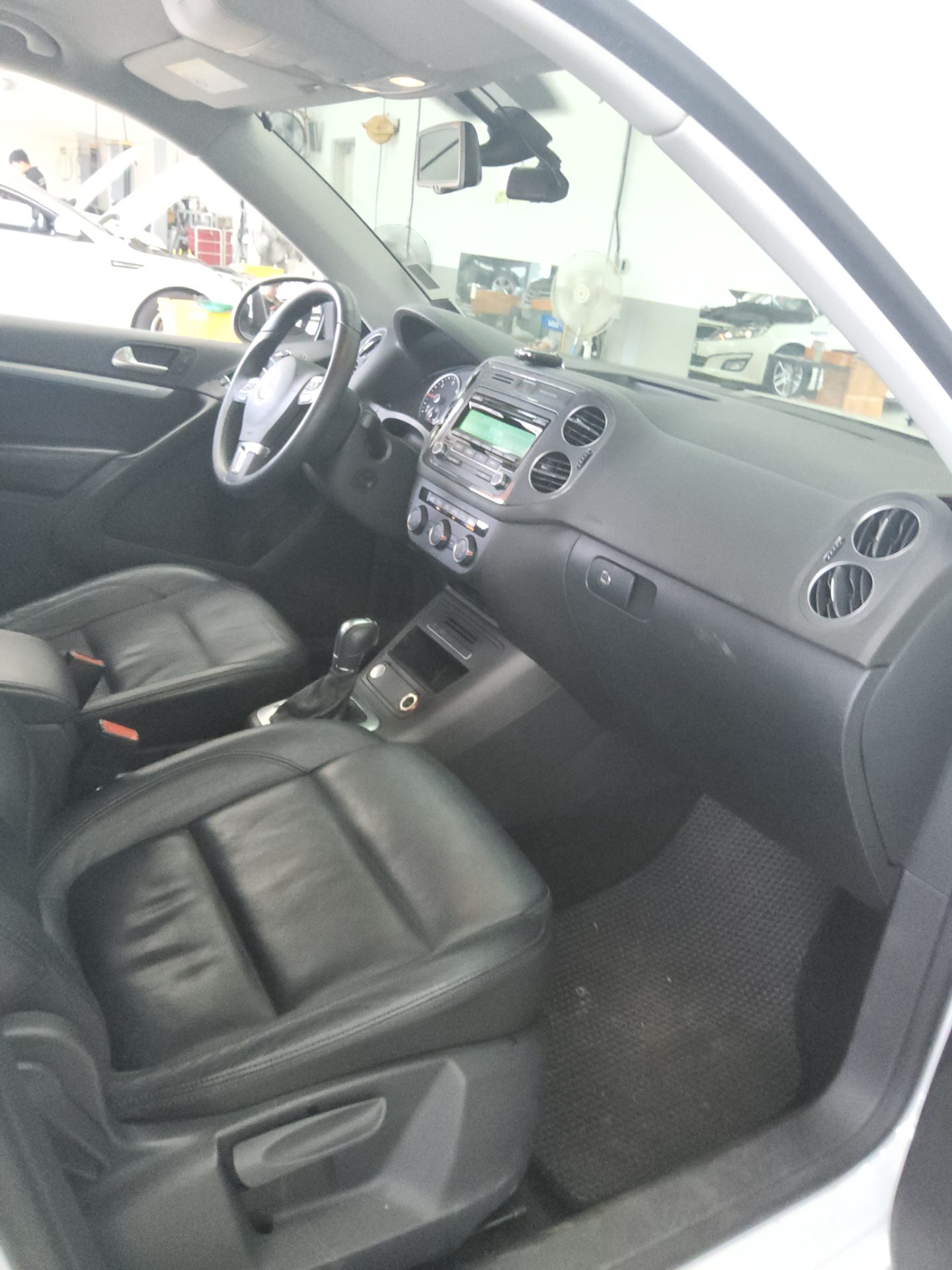 2016 - volkswagen tiguan
