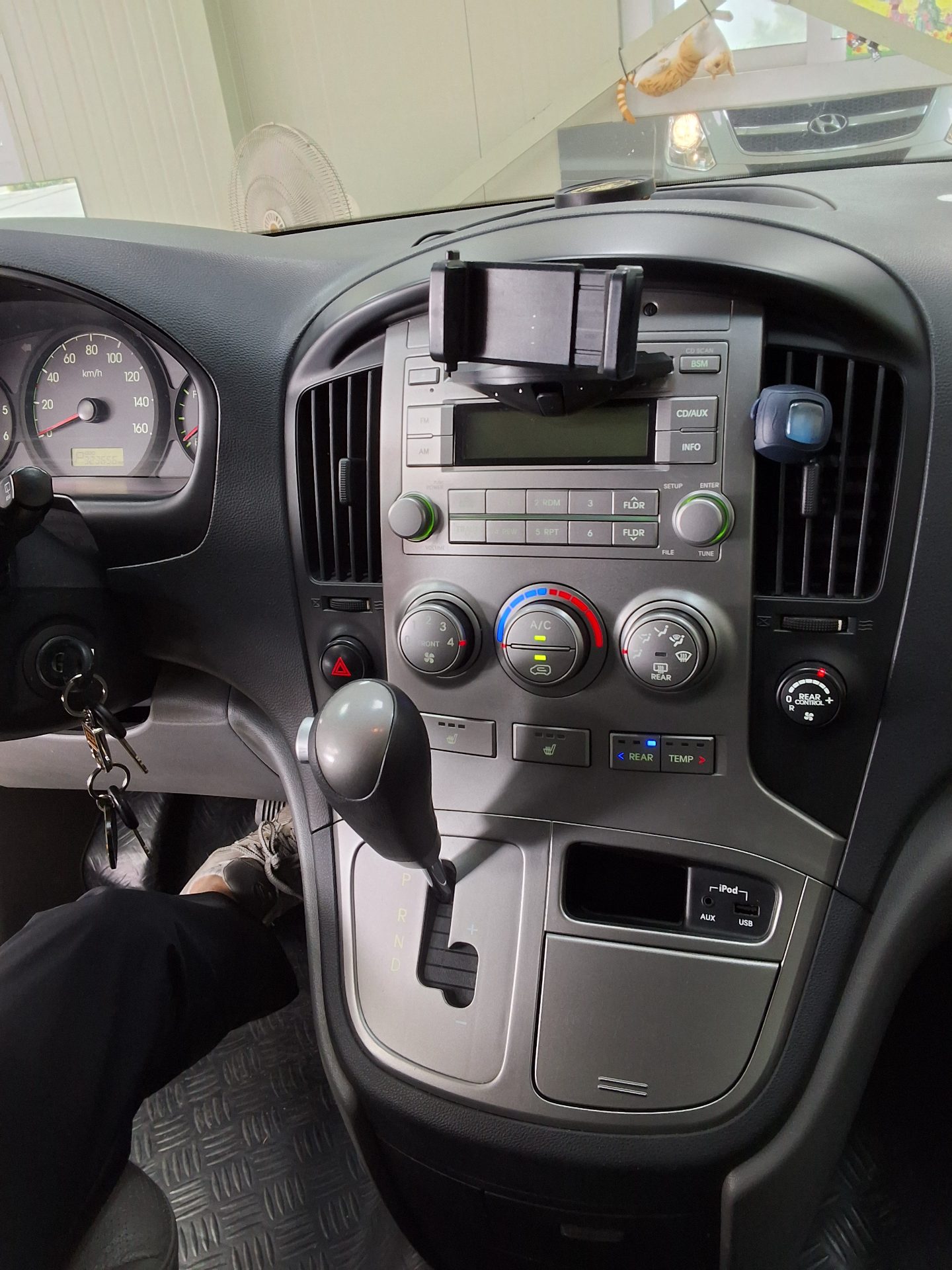 2015 - hyundai grand starex
