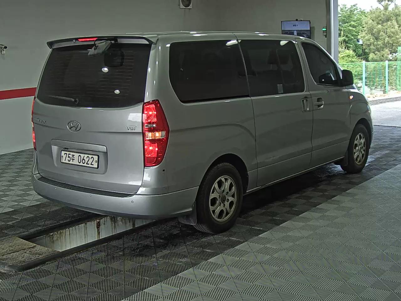 2015 - hyundai grand starex