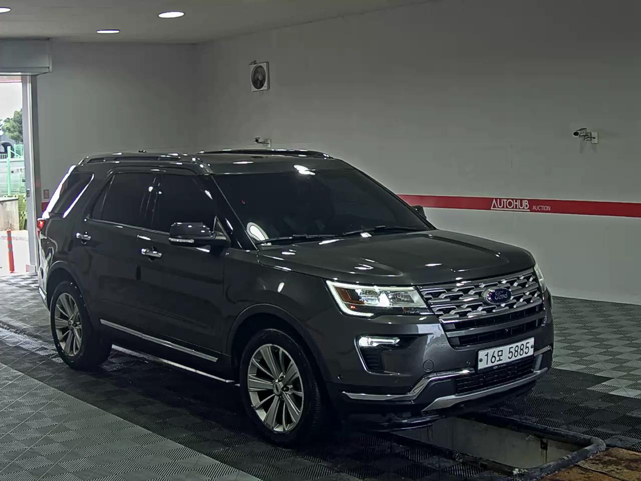 2018 - ford explorer