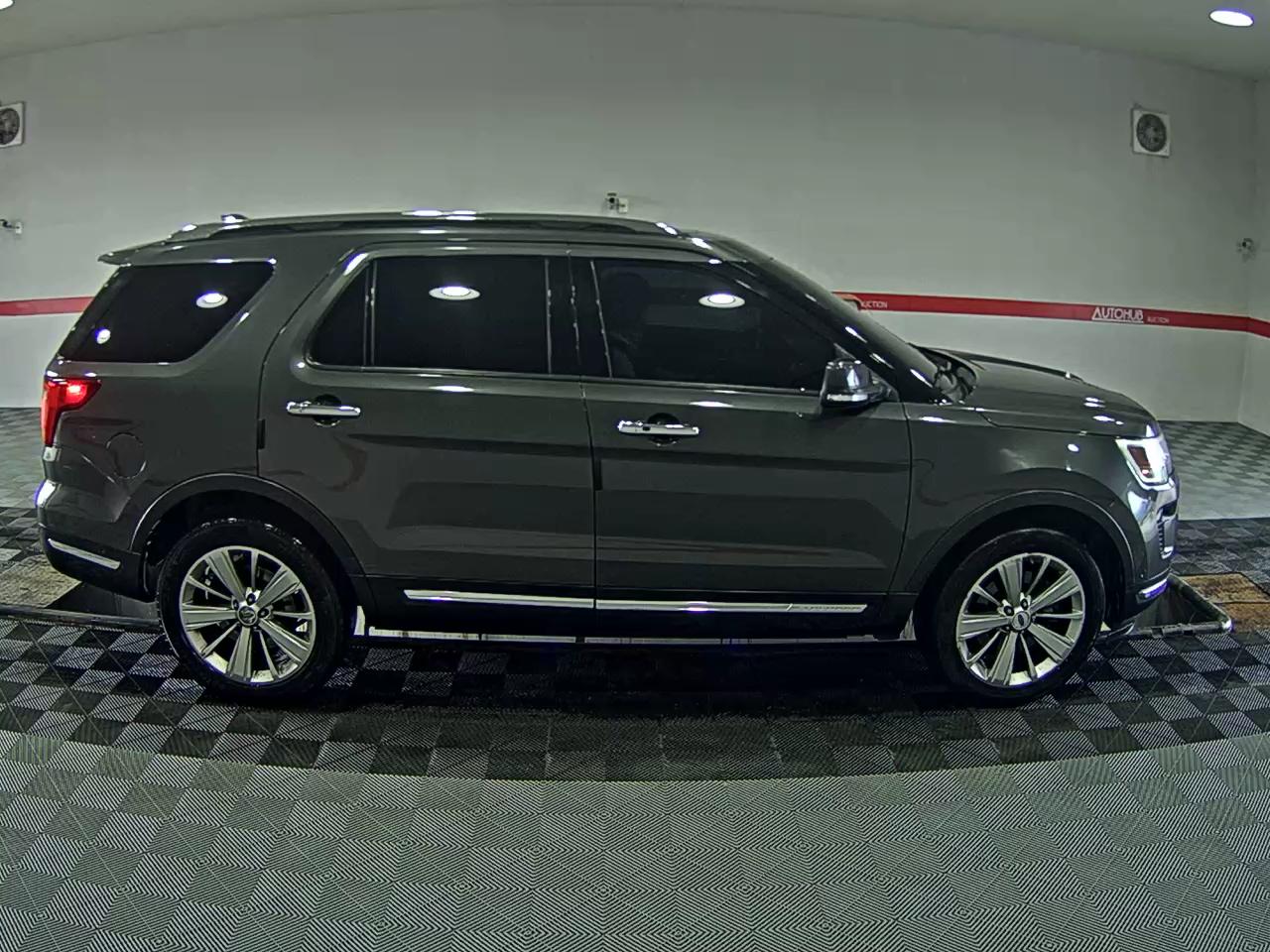 2018 - ford explorer