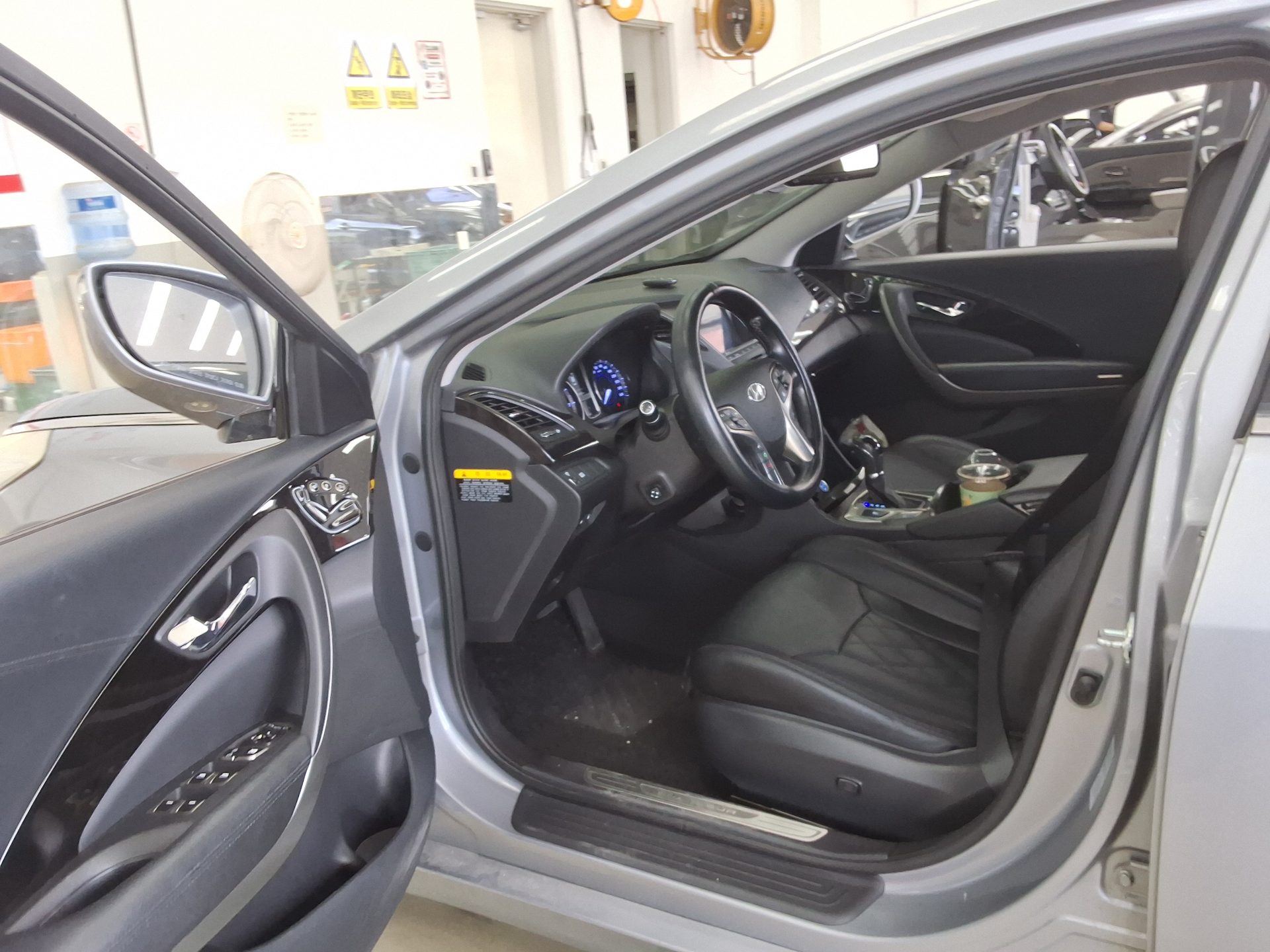 Hyundai Grandeur - 10