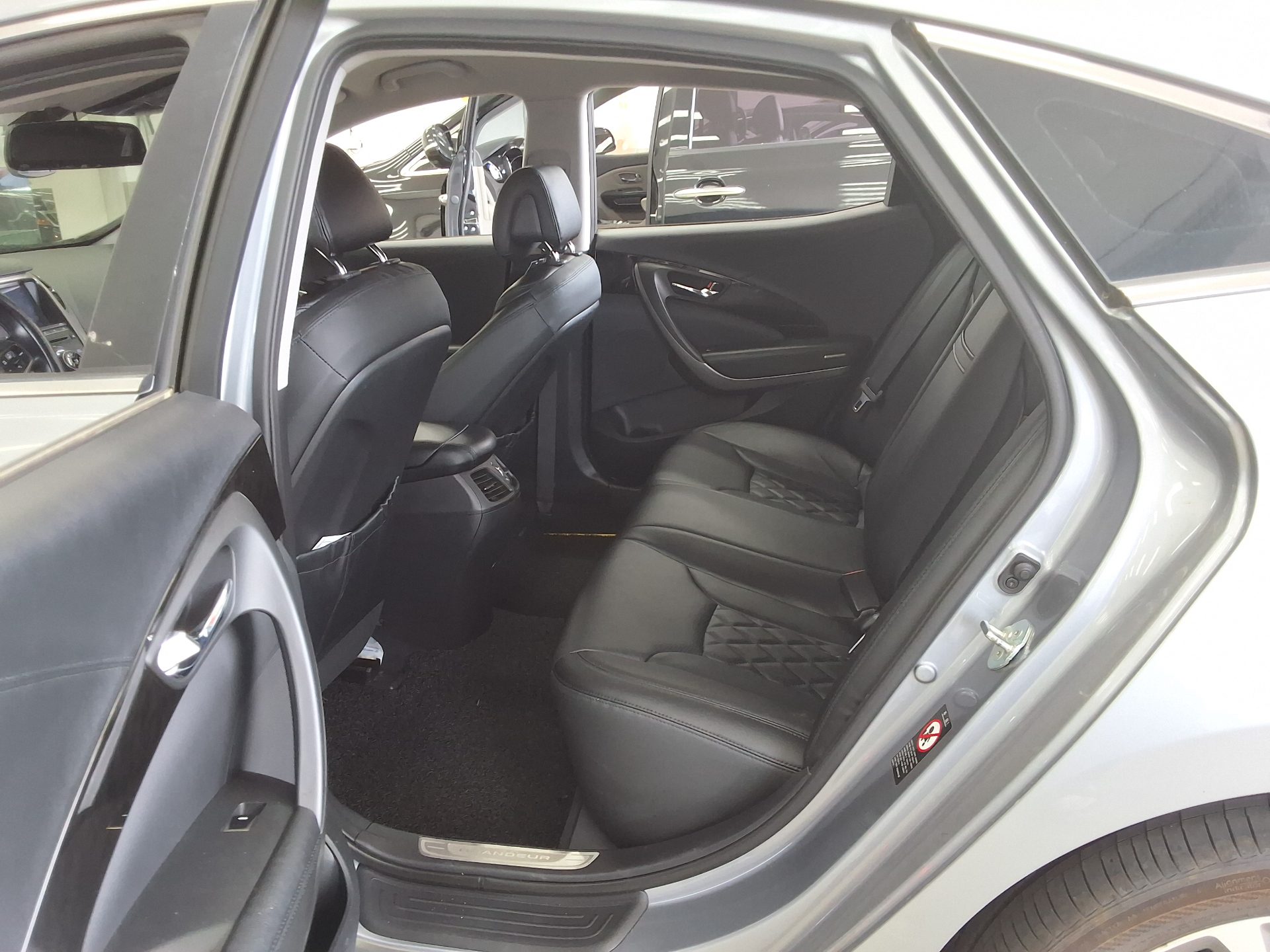 Hyundai Grandeur - 12