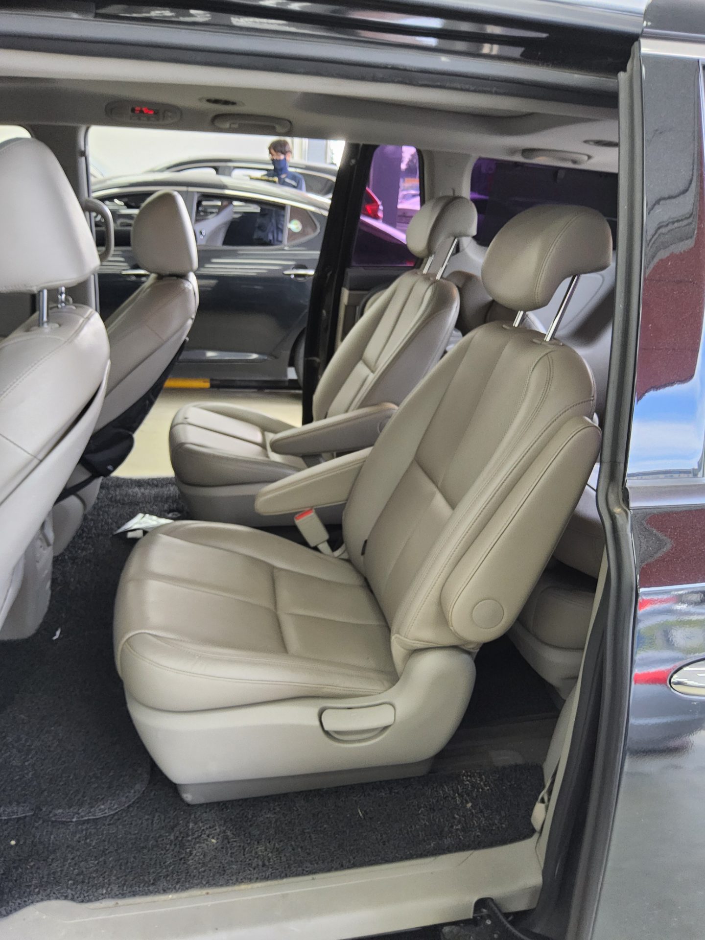 2016 - kia carnival