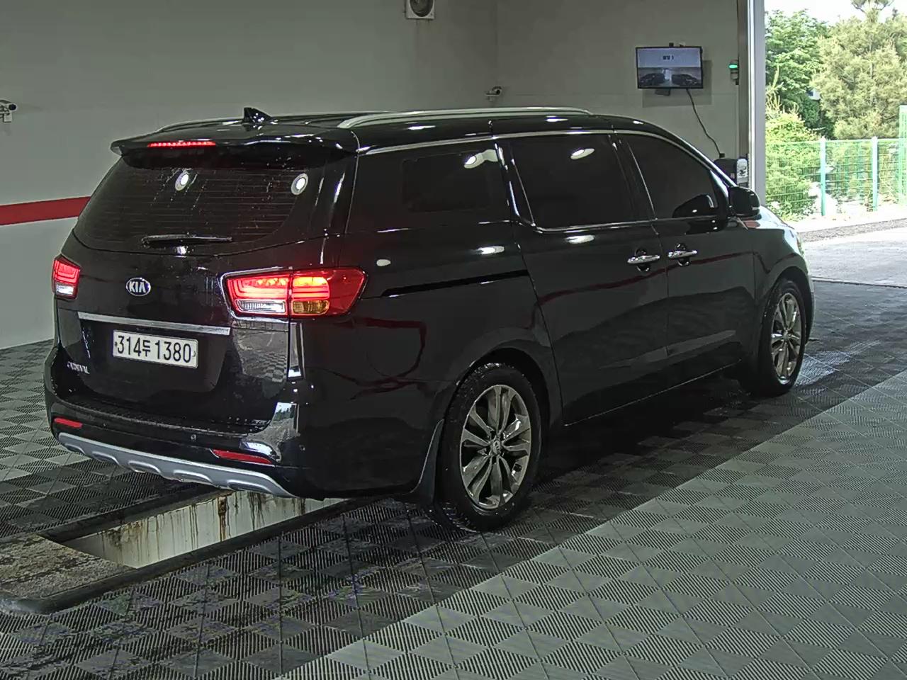 2016 - kia carnival