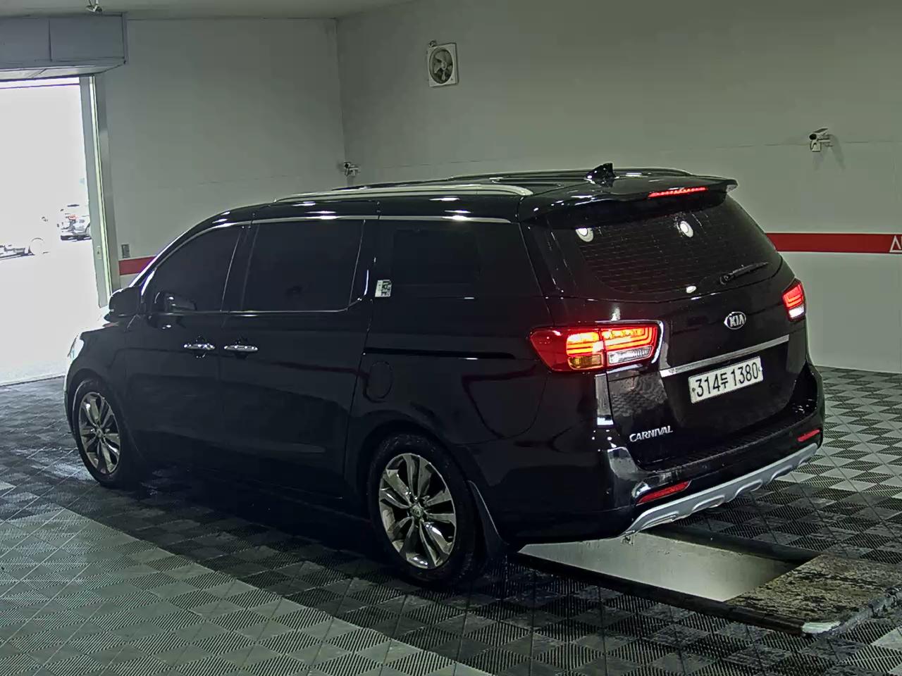2016 - kia carnival