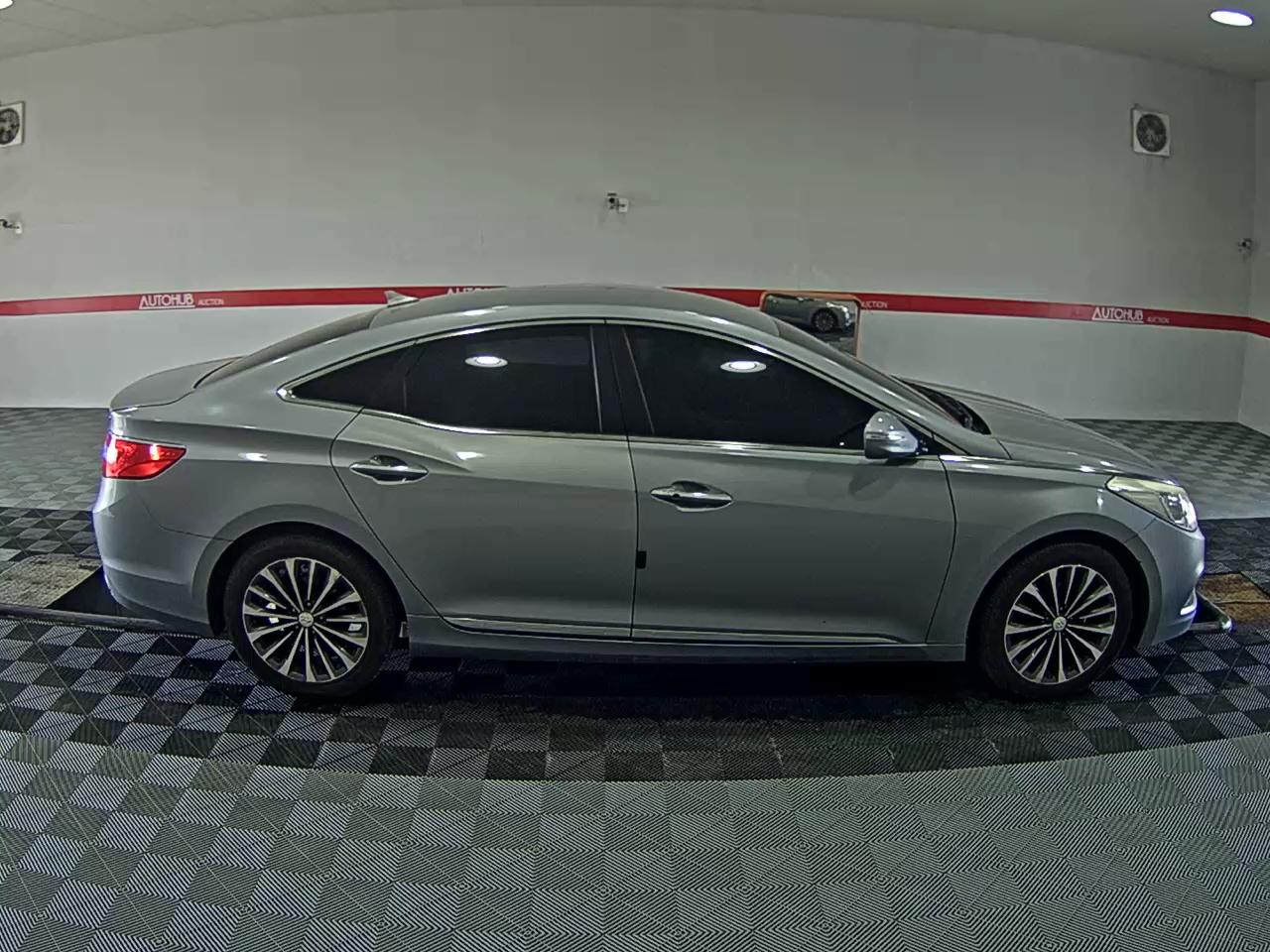 Hyundai Grandeur - 3