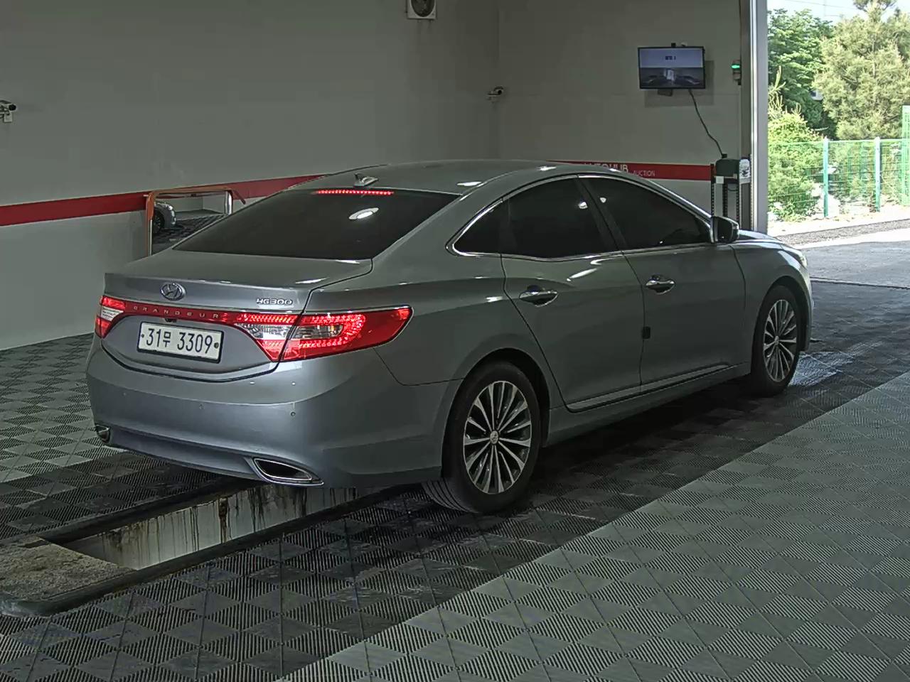 Hyundai Grandeur - 4