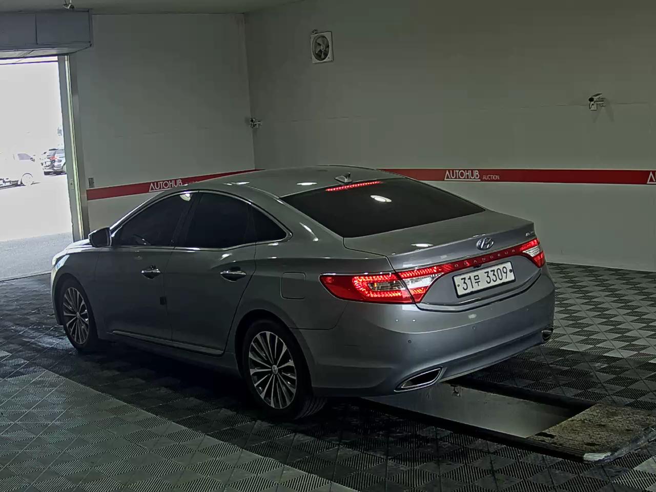 Hyundai Grandeur - 5