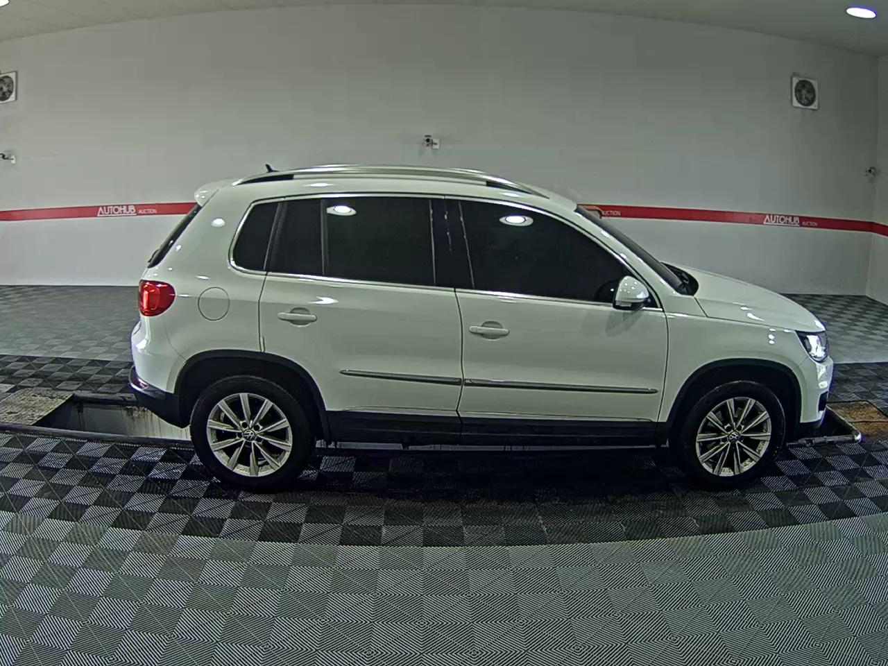 2016 - volkswagen tiguan